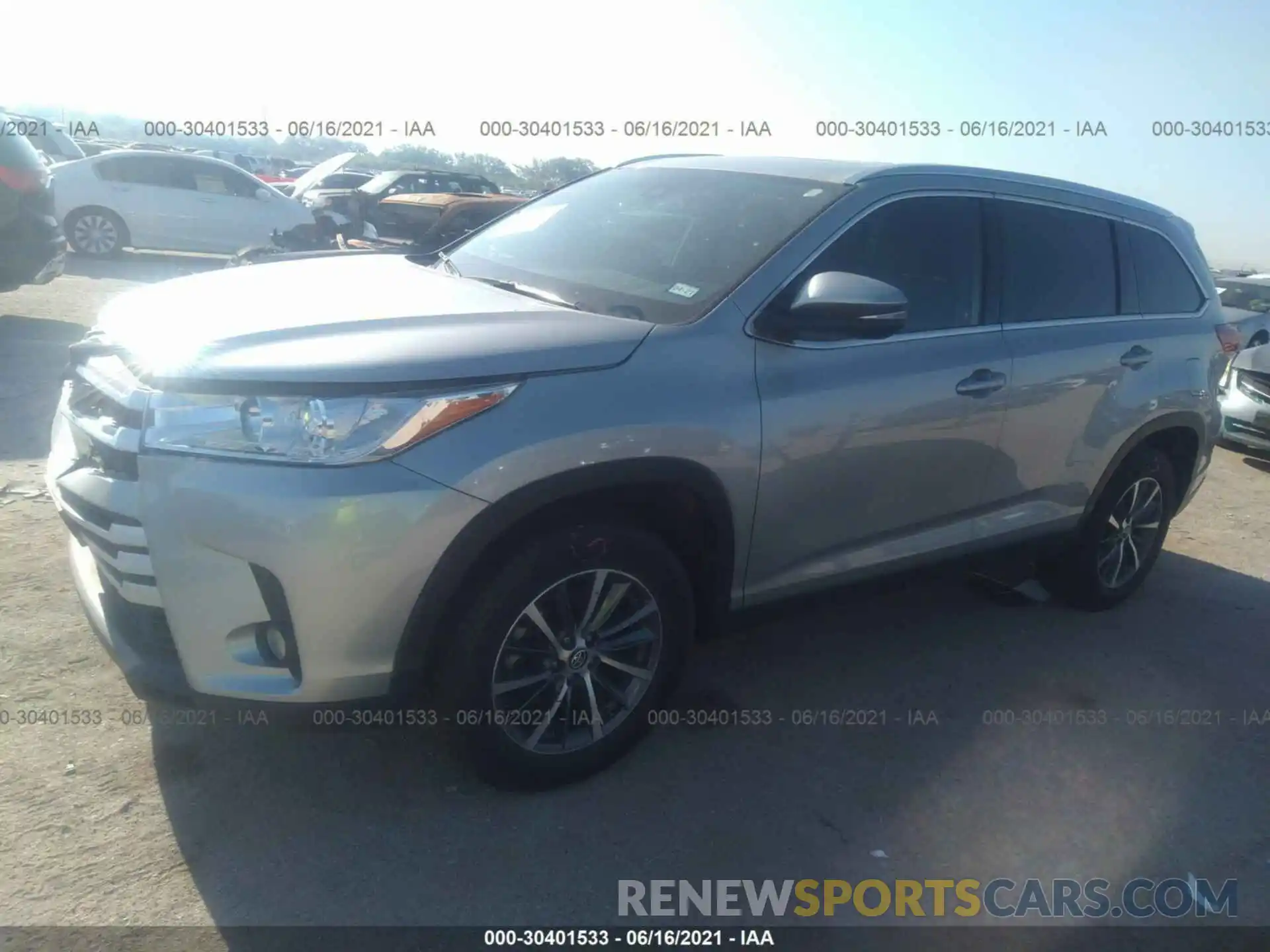 2 Photograph of a damaged car 5TDKZRFHXKS307577 TOYOTA HIGHLANDER 2019