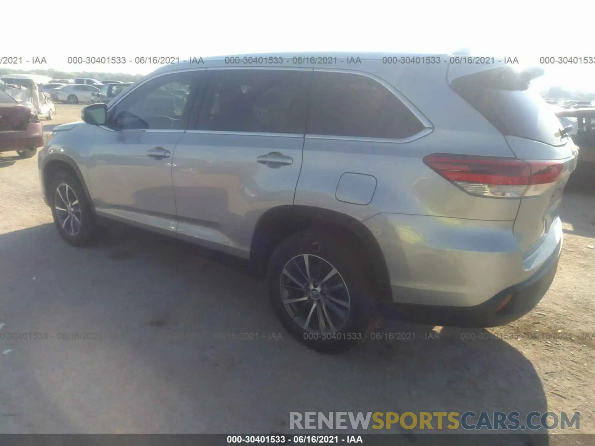 3 Фотография поврежденного автомобиля 5TDKZRFHXKS307577 TOYOTA HIGHLANDER 2019