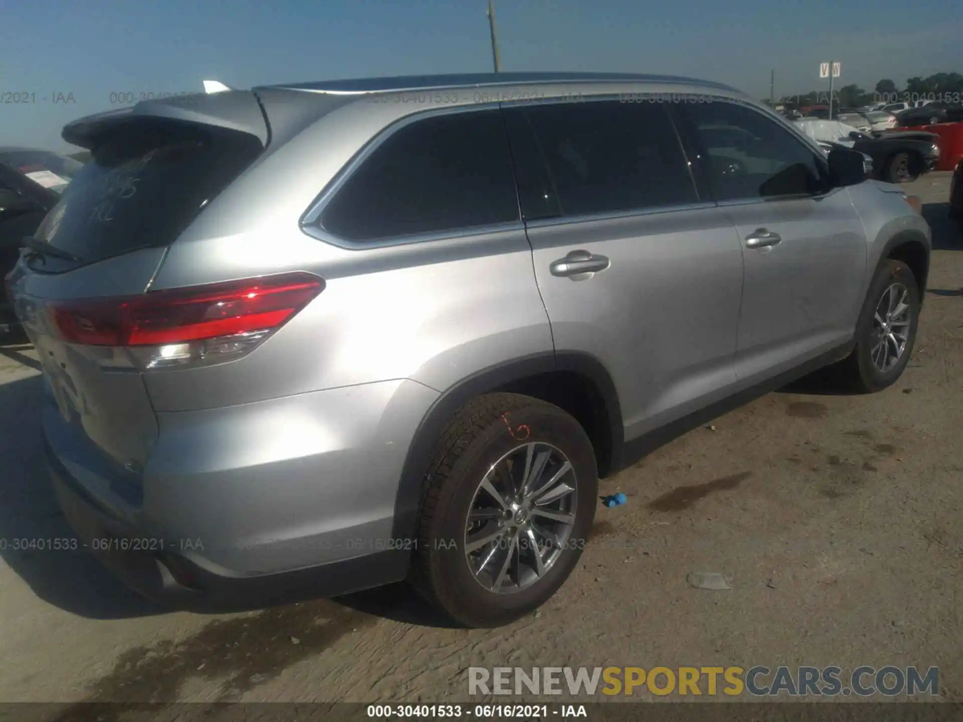 4 Фотография поврежденного автомобиля 5TDKZRFHXKS307577 TOYOTA HIGHLANDER 2019