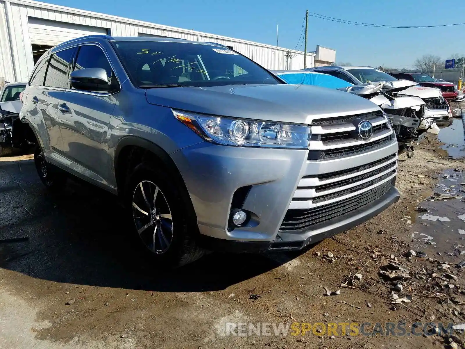 1 Фотография поврежденного автомобиля 5TDKZRFHXKS307899 TOYOTA HIGHLANDER 2019