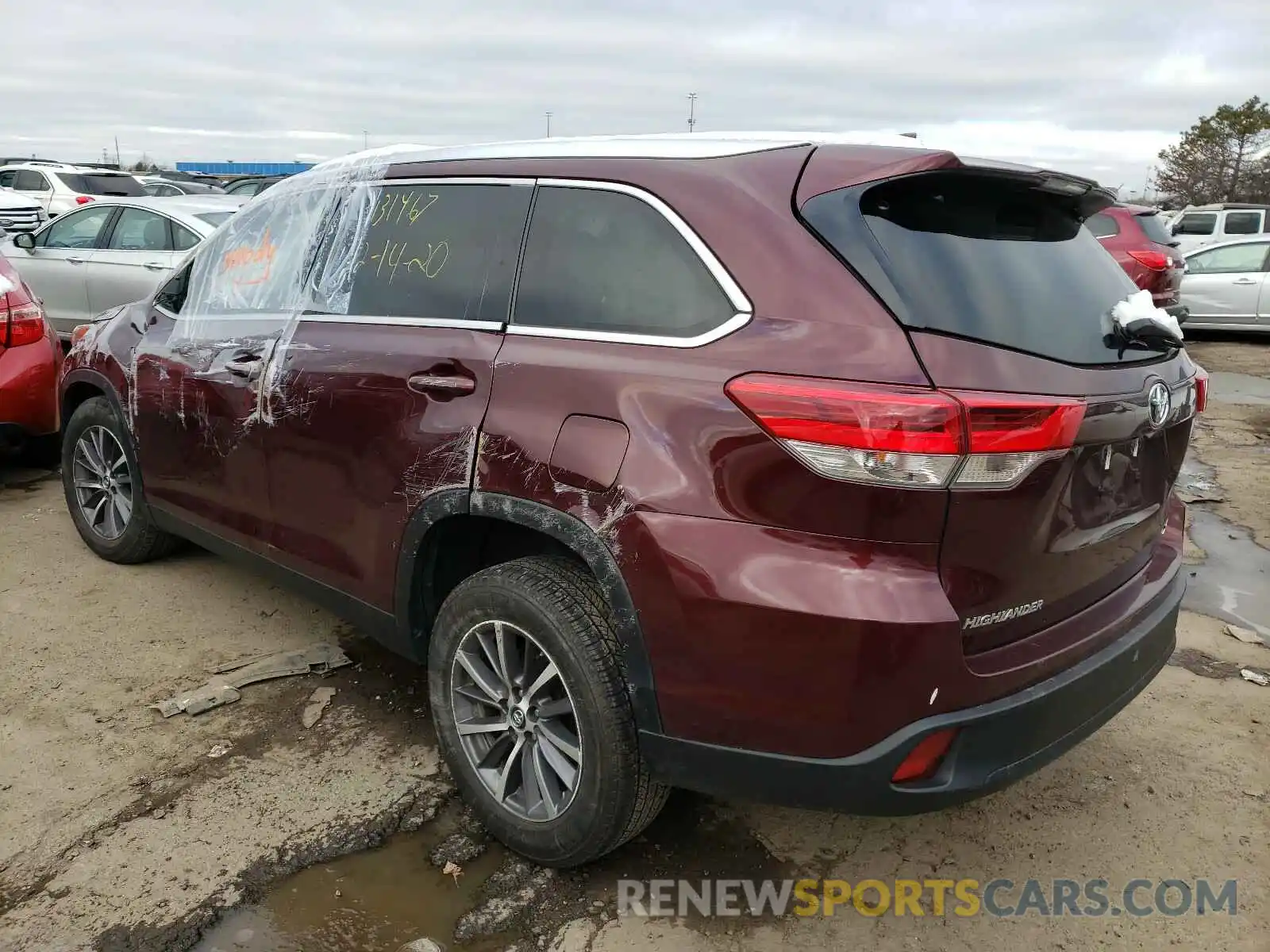 3 Photograph of a damaged car 5TDKZRFHXKS308812 TOYOTA HIGHLANDER 2019