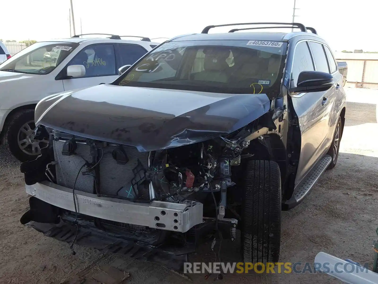 2 Photograph of a damaged car 5TDKZRFHXKS312939 TOYOTA HIGHLANDER 2019