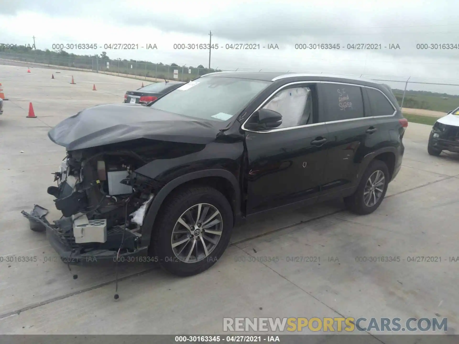 2 Фотография поврежденного автомобиля 5TDKZRFHXKS316764 TOYOTA HIGHLANDER 2019