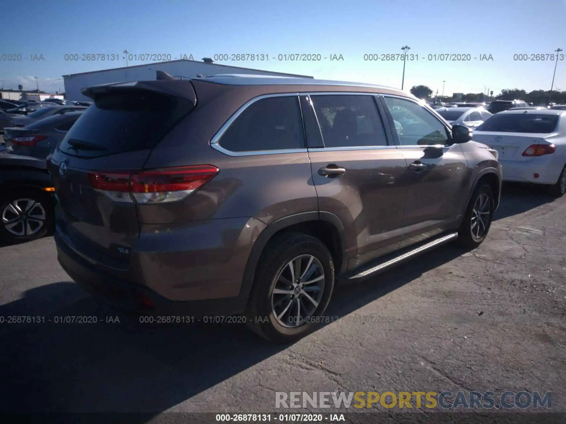 4 Photograph of a damaged car 5TDKZRFHXKS321396 TOYOTA HIGHLANDER 2019