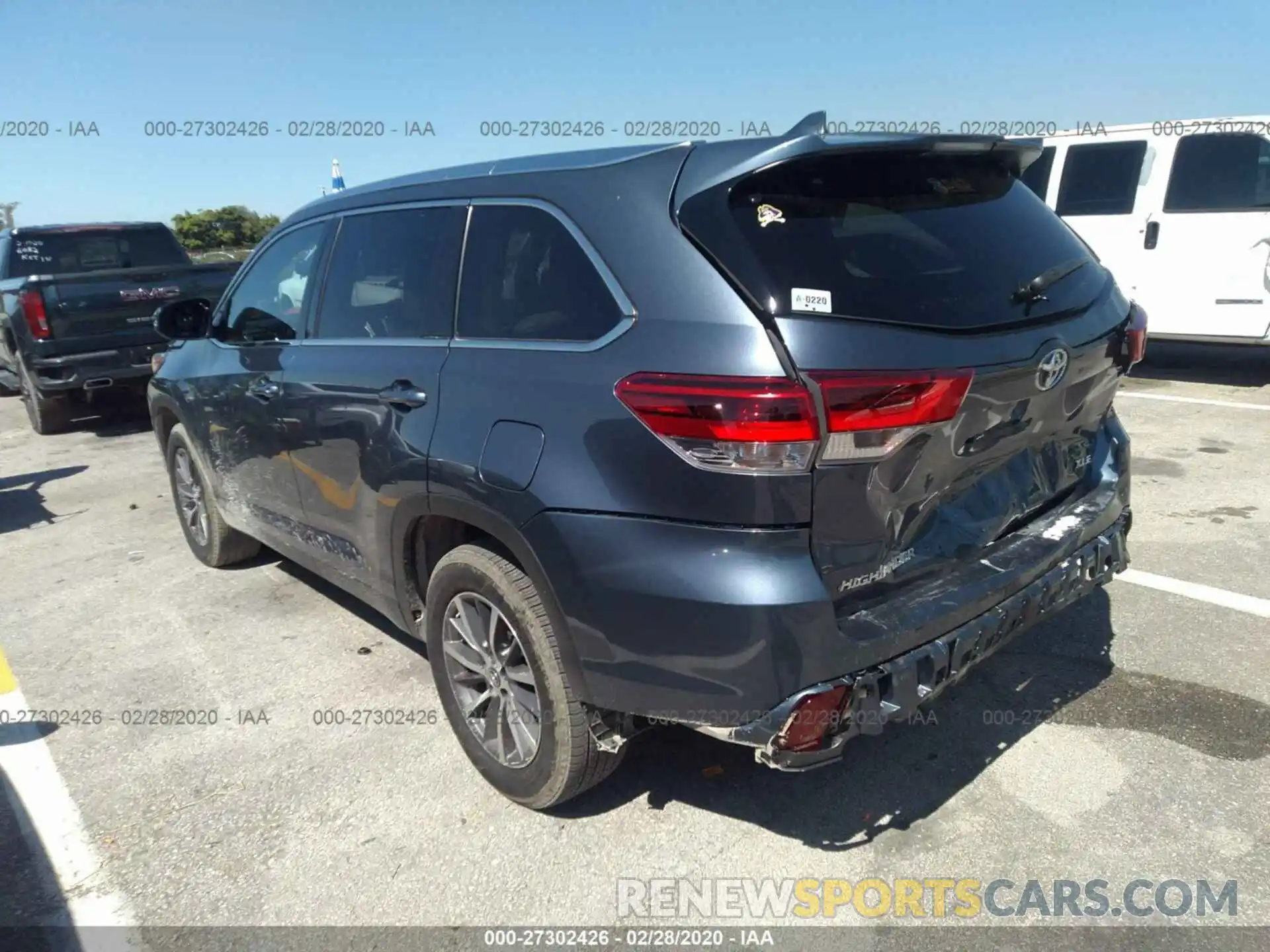 3 Photograph of a damaged car 5TDKZRFHXKS322189 TOYOTA HIGHLANDER 2019