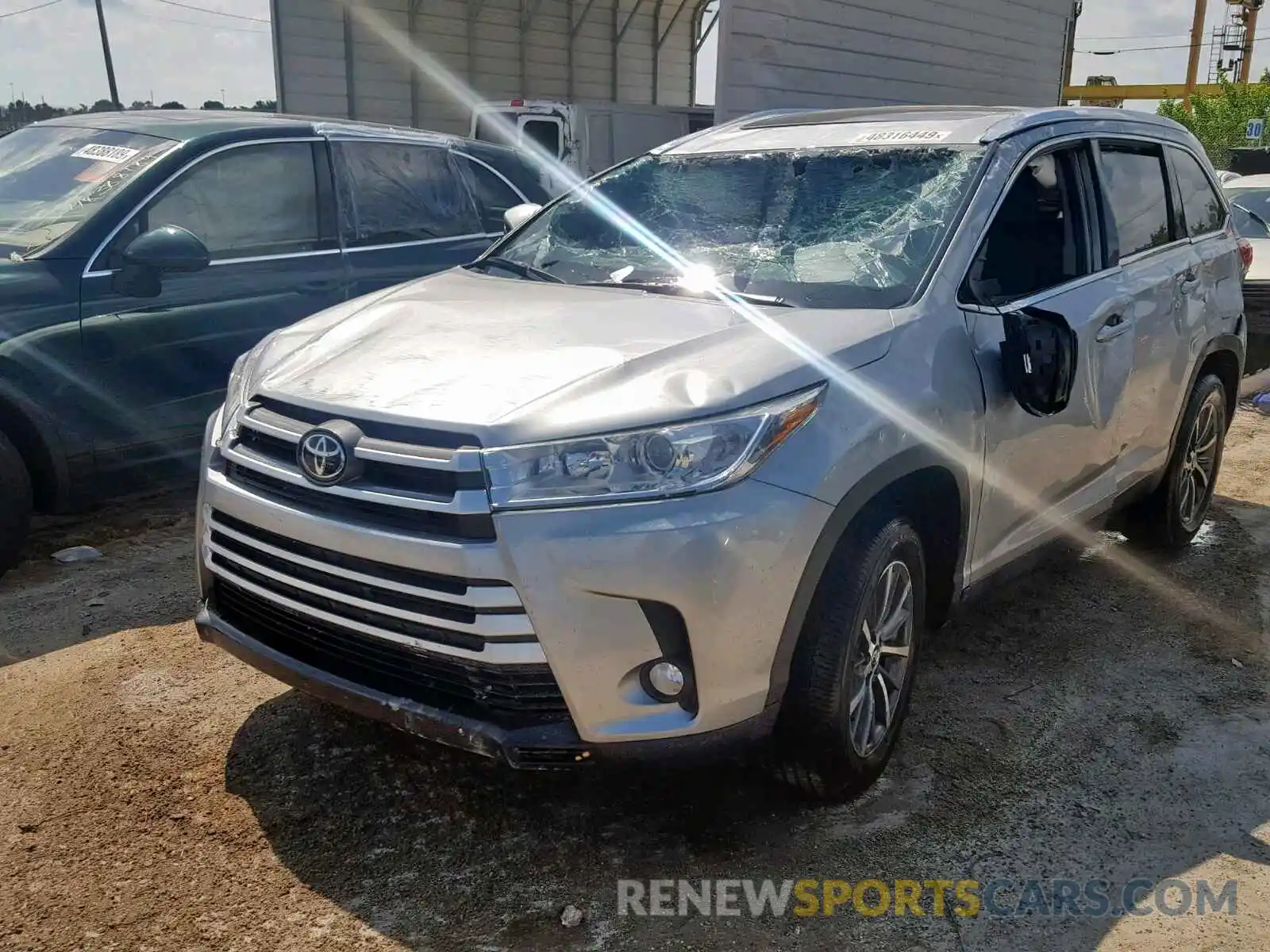 2 Photograph of a damaged car 5TDKZRFHXKS326484 TOYOTA HIGHLANDER 2019