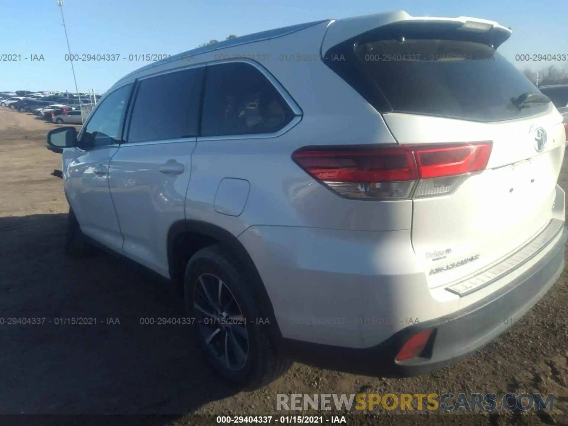 3 Photograph of a damaged car 5TDKZRFHXKS335251 TOYOTA HIGHLANDER 2019