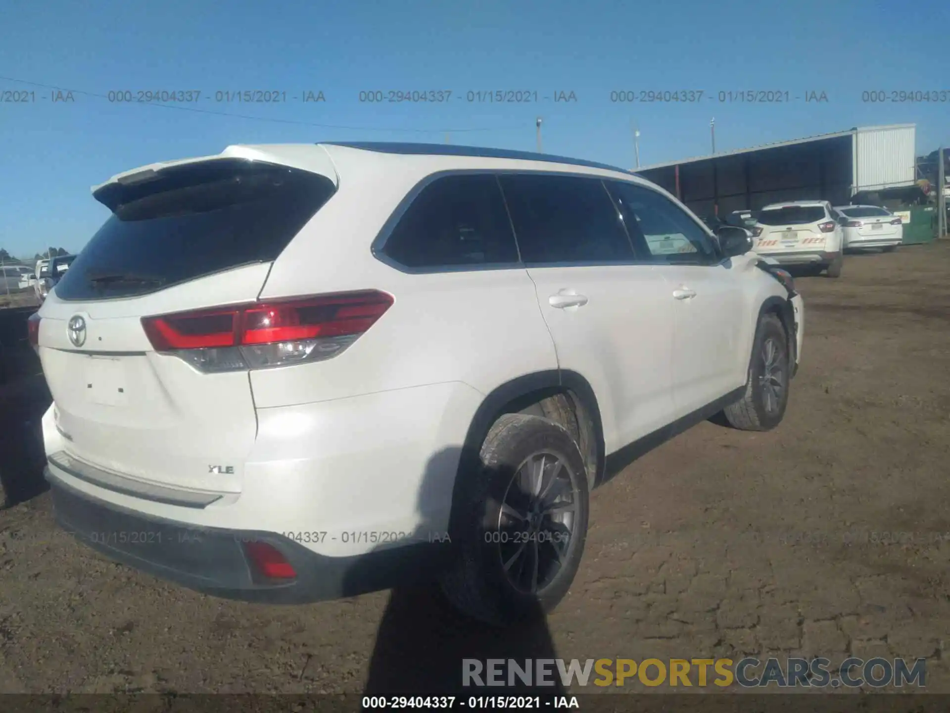 4 Photograph of a damaged car 5TDKZRFHXKS335251 TOYOTA HIGHLANDER 2019