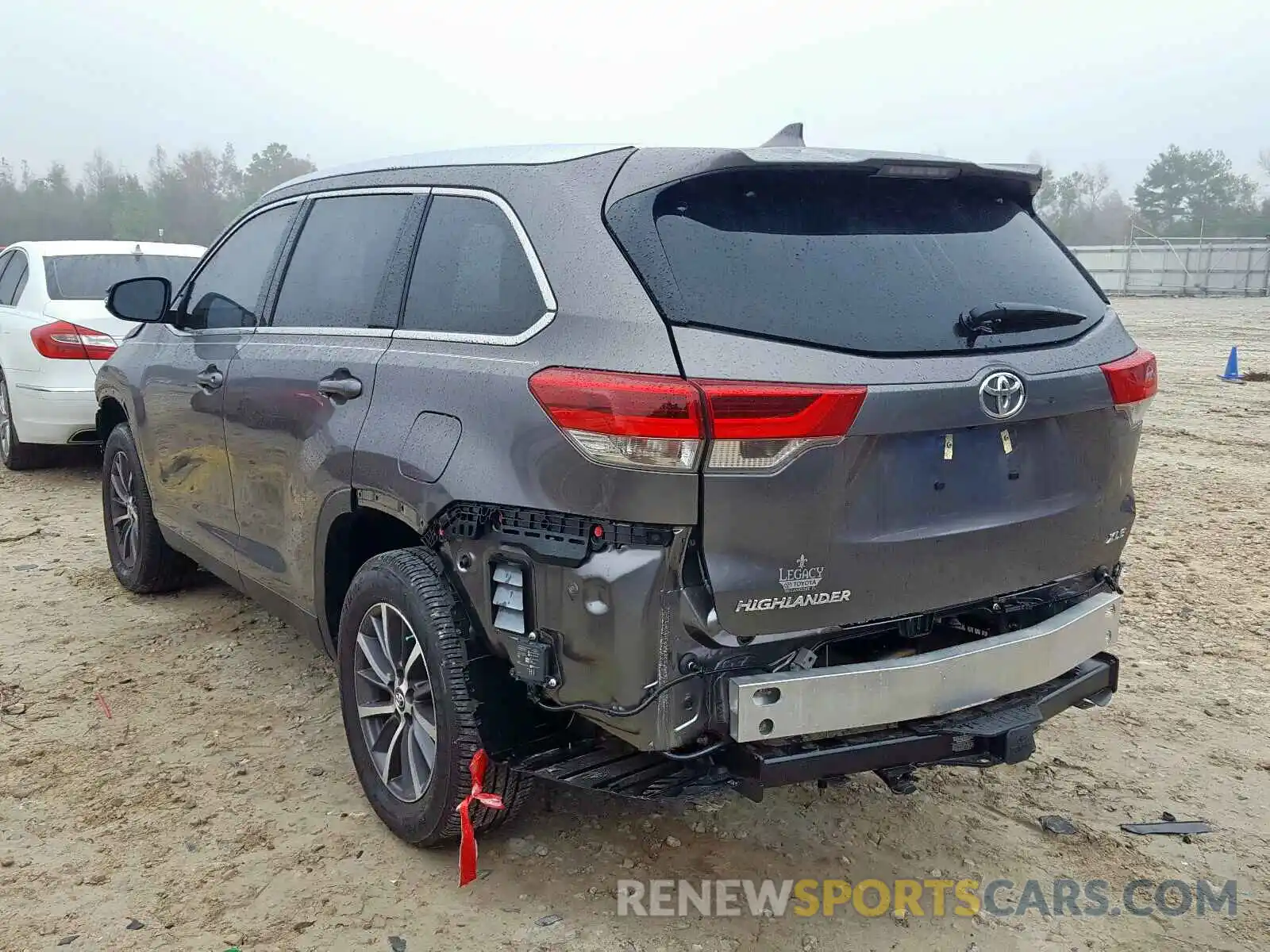 3 Фотография поврежденного автомобиля 5TDKZRFHXKS337842 TOYOTA HIGHLANDER 2019