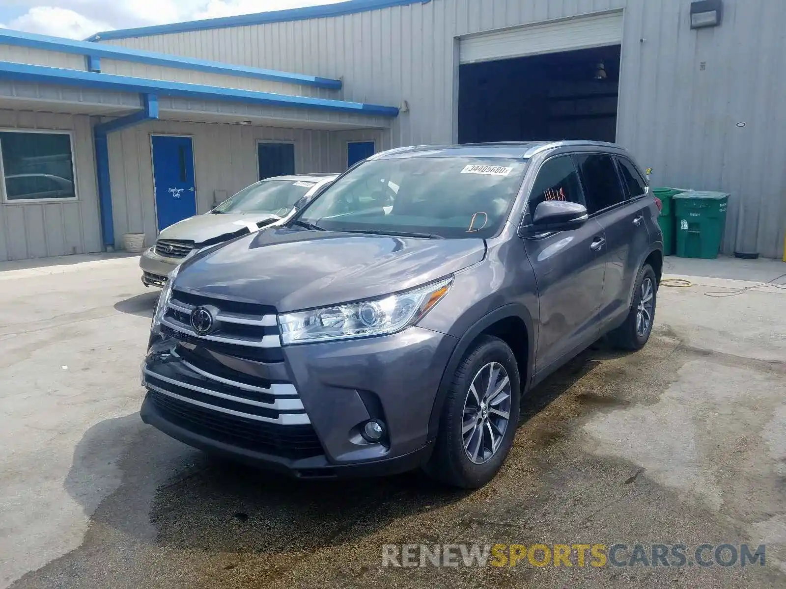 2 Photograph of a damaged car 5TDKZRFHXKS338778 TOYOTA HIGHLANDER 2019