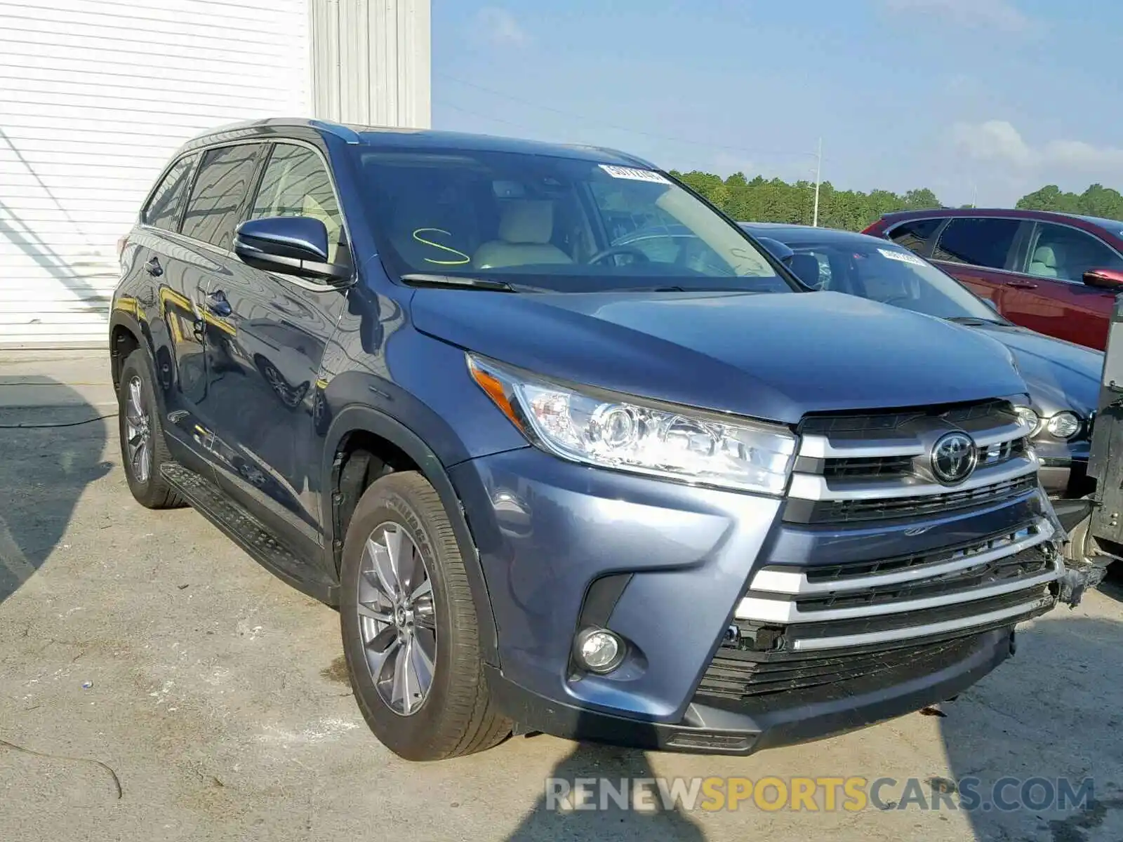 1 Photograph of a damaged car 5TDKZRFHXKS339865 TOYOTA HIGHLANDER 2019