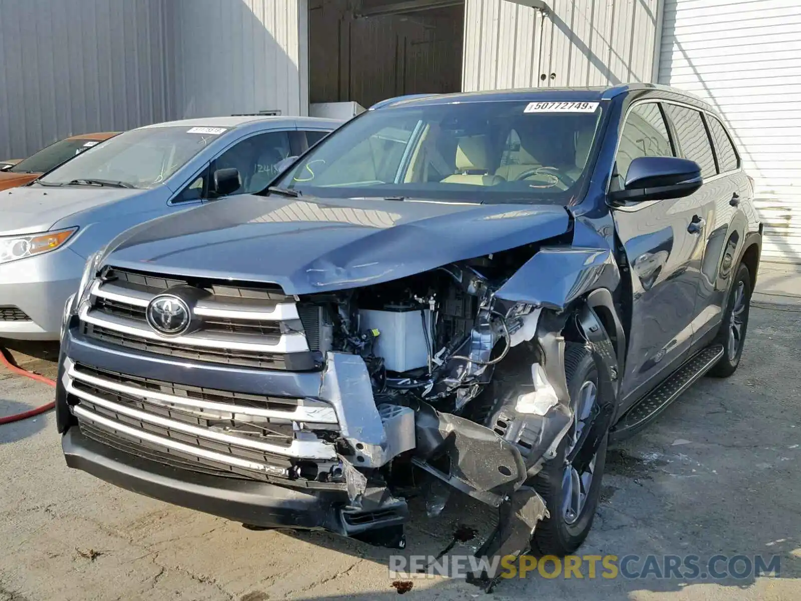 2 Photograph of a damaged car 5TDKZRFHXKS339865 TOYOTA HIGHLANDER 2019