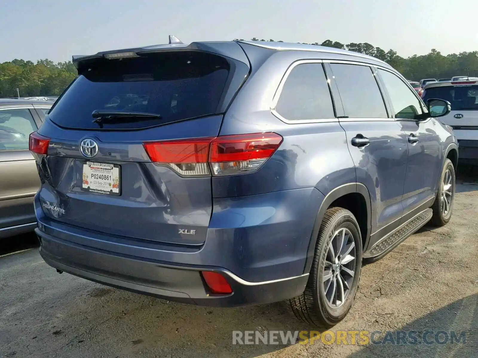 4 Photograph of a damaged car 5TDKZRFHXKS339865 TOYOTA HIGHLANDER 2019