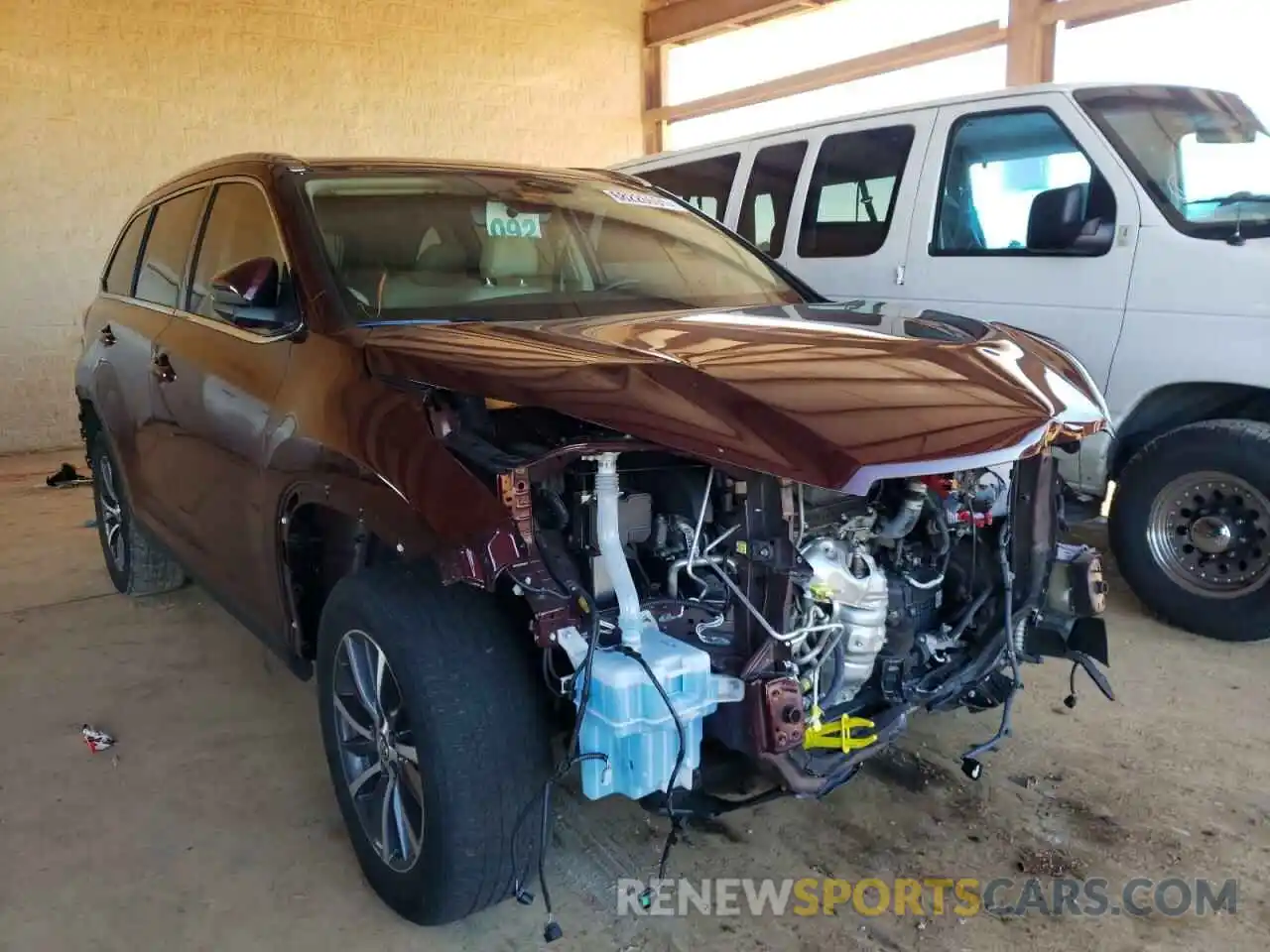 1 Photograph of a damaged car 5TDKZRFHXKS341518 TOYOTA HIGHLANDER 2019