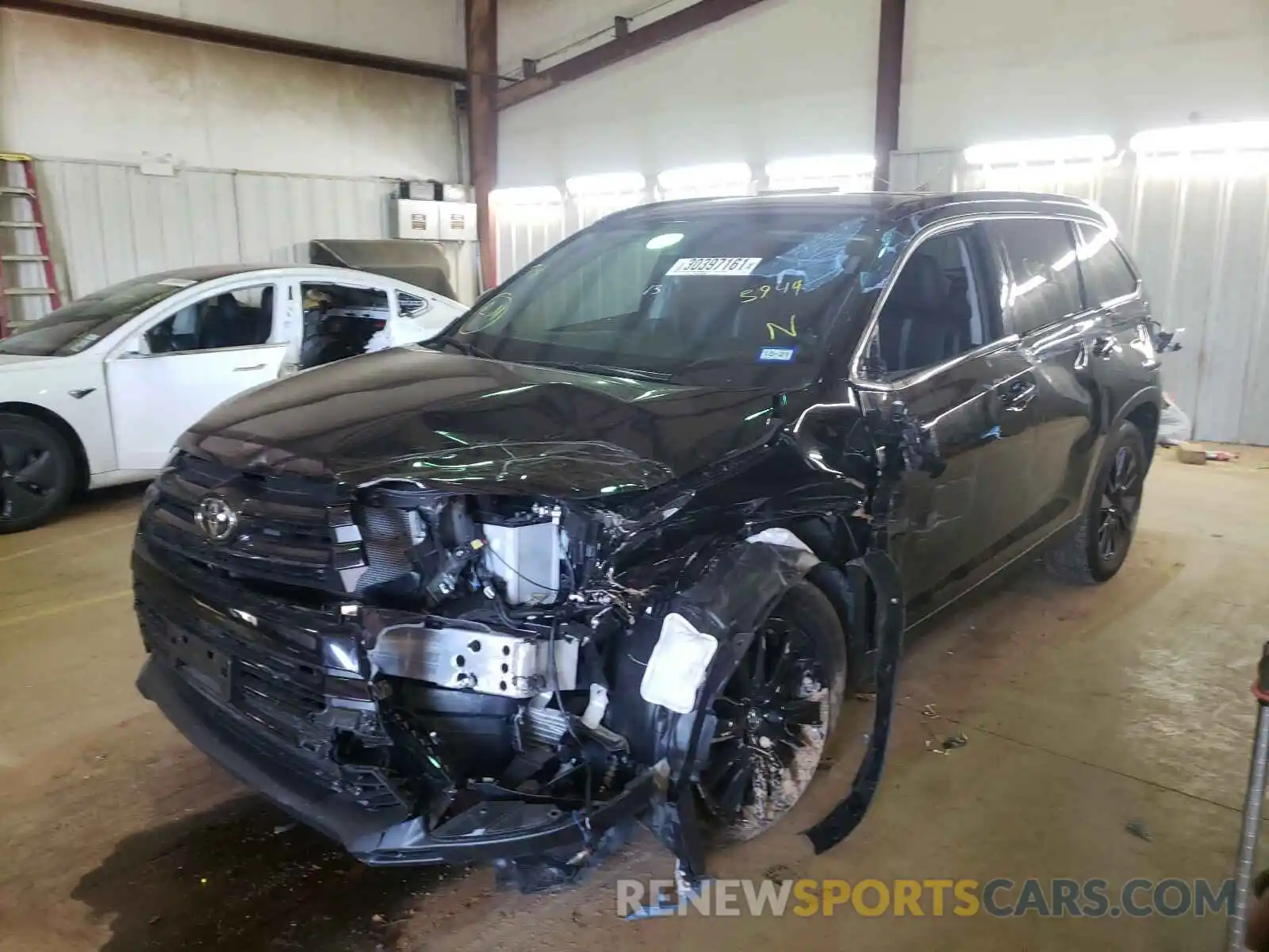 2 Photograph of a damaged car 5TDKZRFHXKS353944 TOYOTA HIGHLANDER 2019