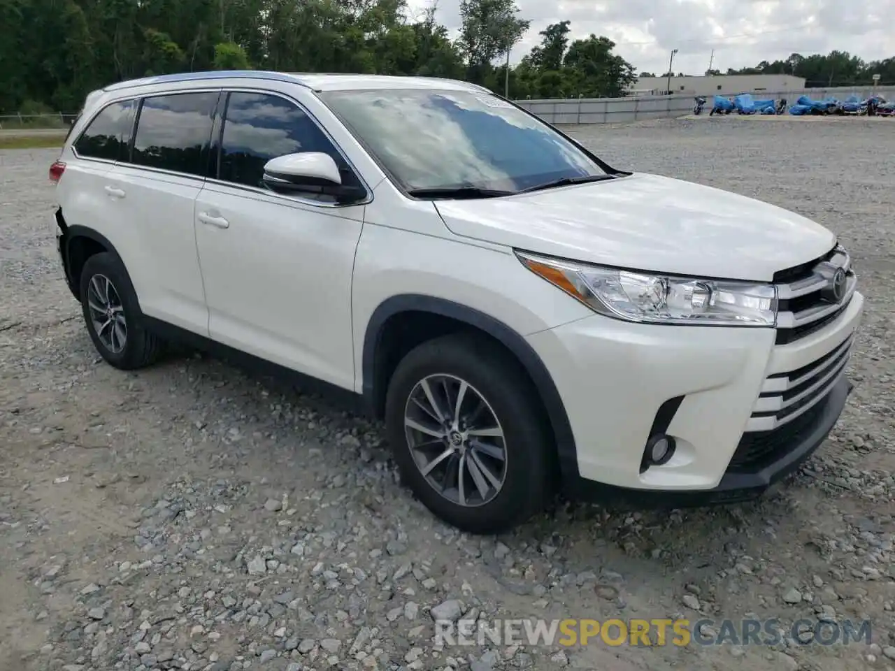 1 Photograph of a damaged car 5TDKZRFHXKS361770 TOYOTA HIGHLANDER 2019