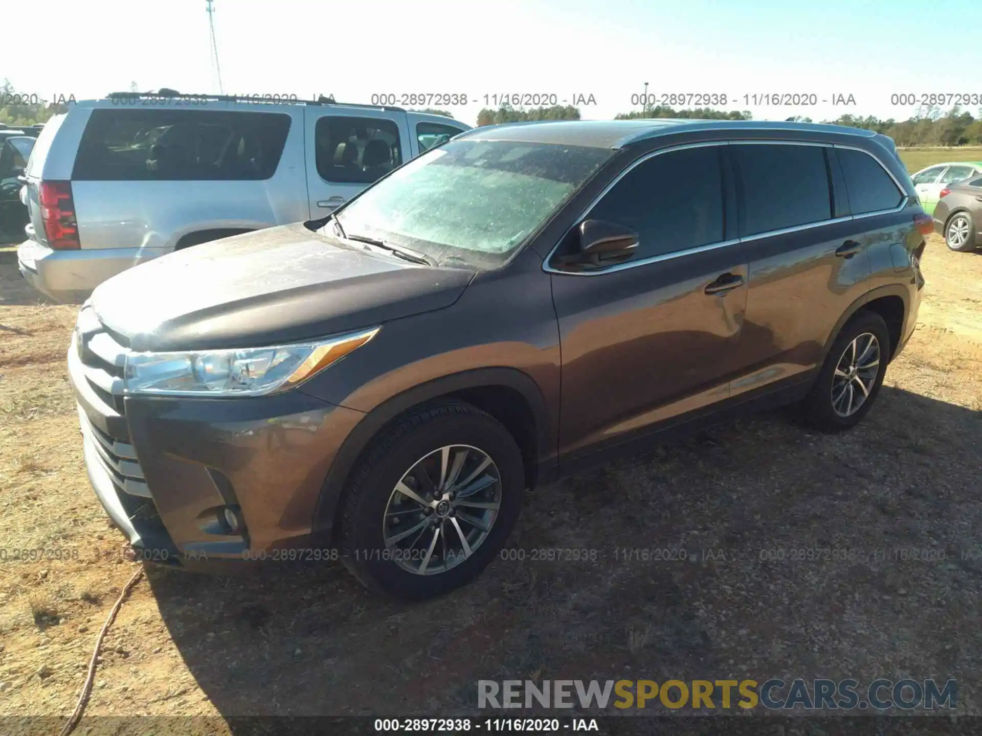 2 Photograph of a damaged car 5TDKZRFHXKS365799 TOYOTA HIGHLANDER 2019