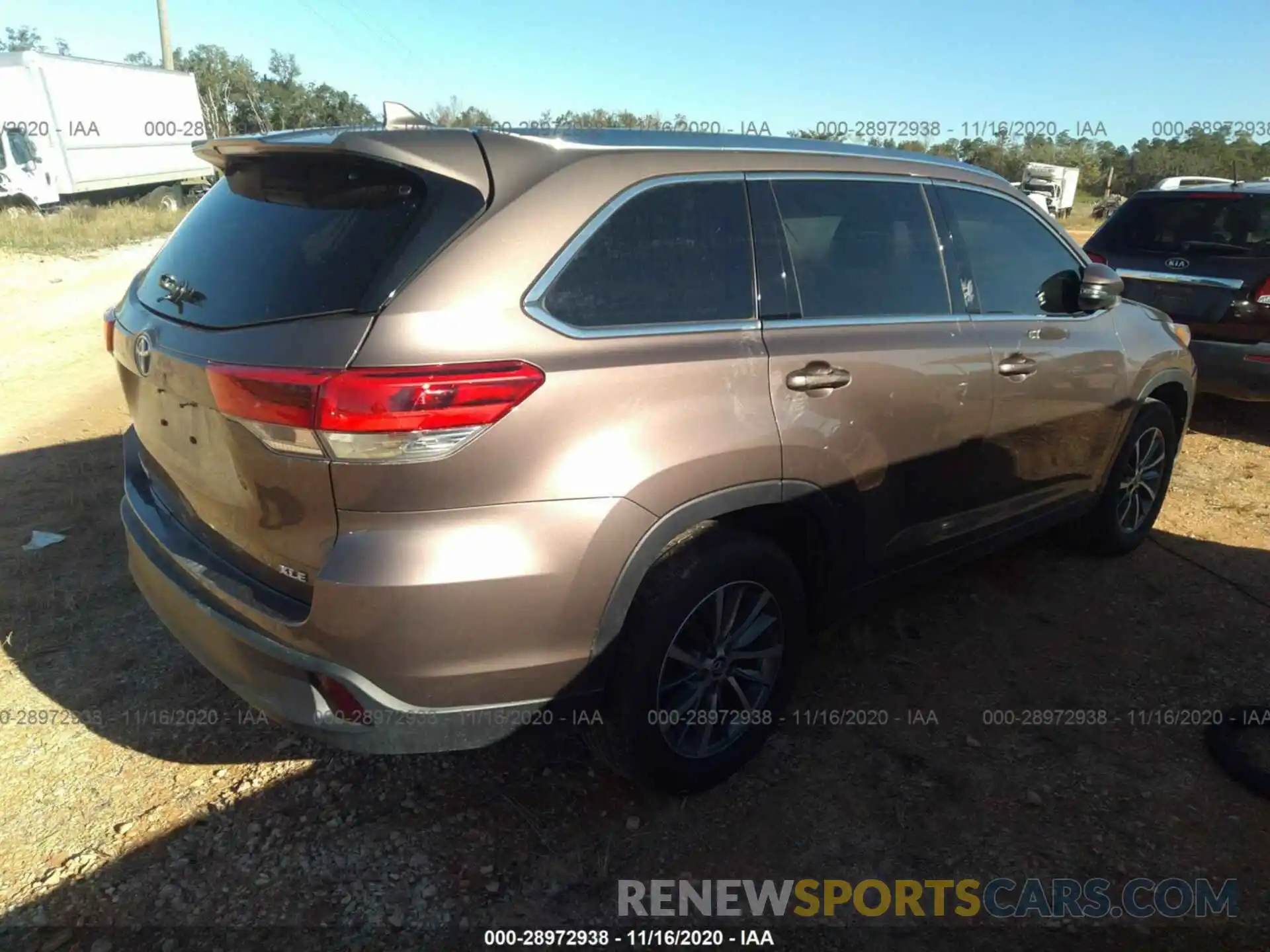 4 Photograph of a damaged car 5TDKZRFHXKS365799 TOYOTA HIGHLANDER 2019