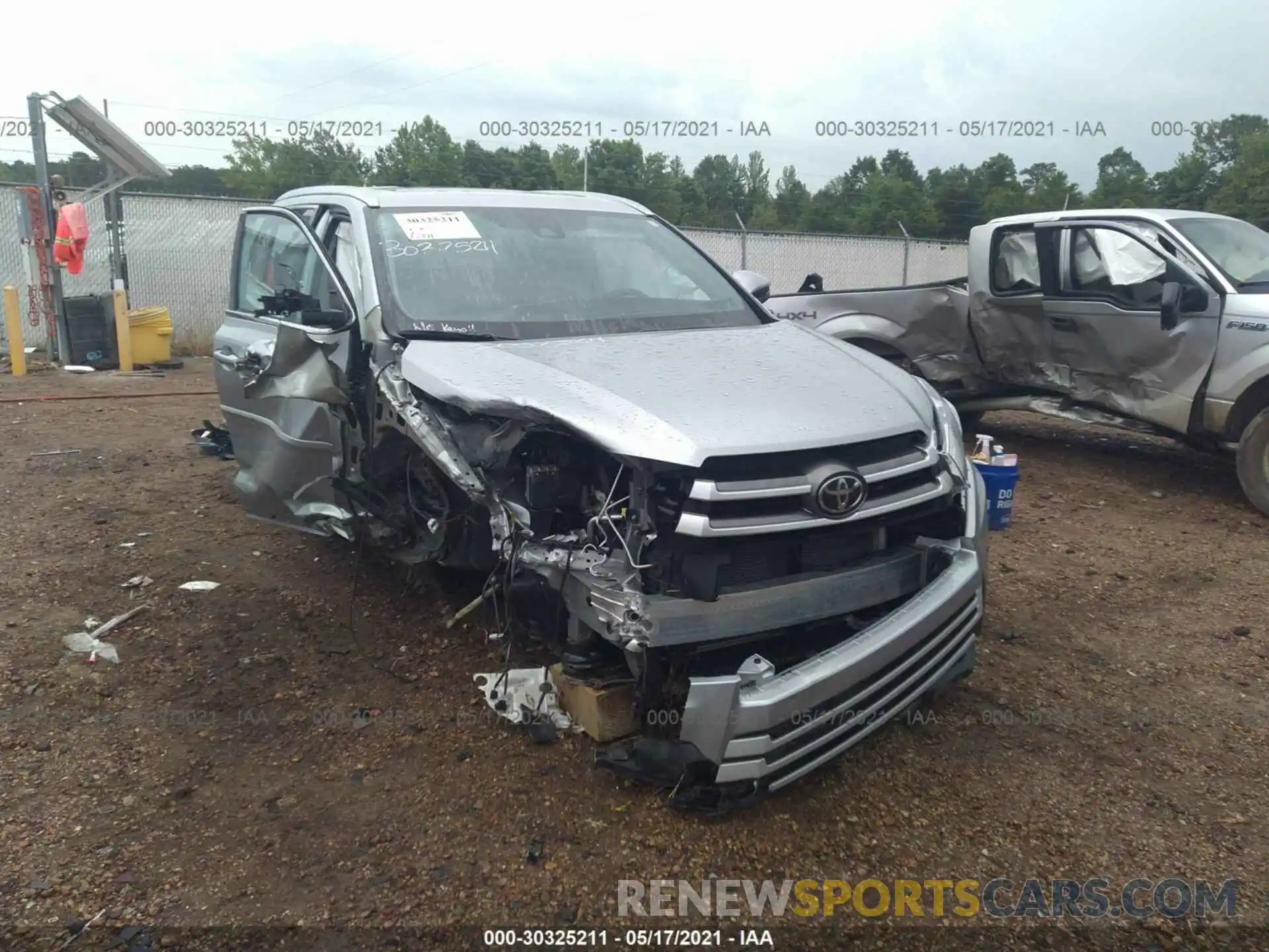 1 Photograph of a damaged car 5TDKZRFHXKS367665 TOYOTA HIGHLANDER 2019