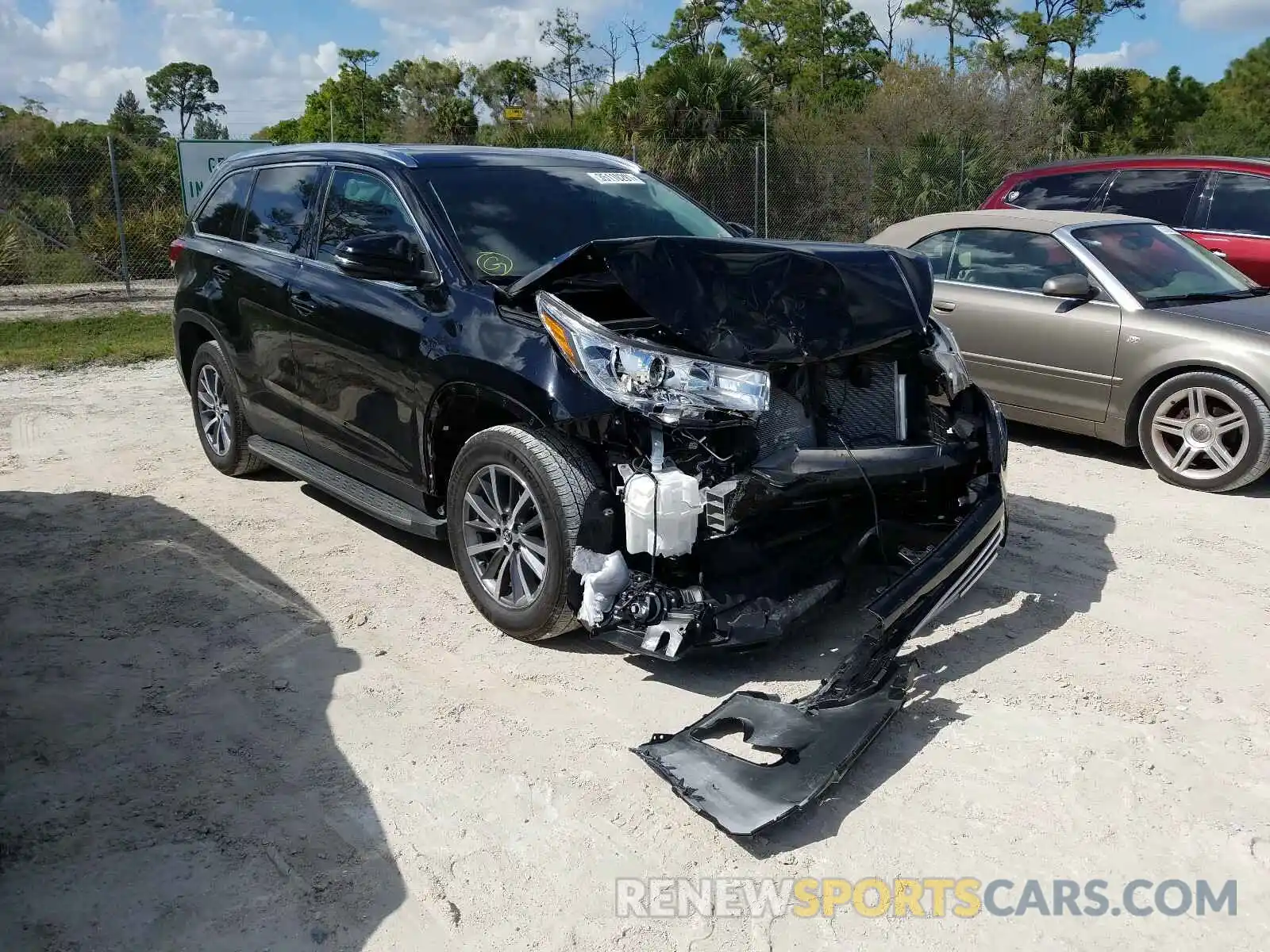 1 Photograph of a damaged car 5TDKZRFHXKS551956 TOYOTA HIGHLANDER 2019