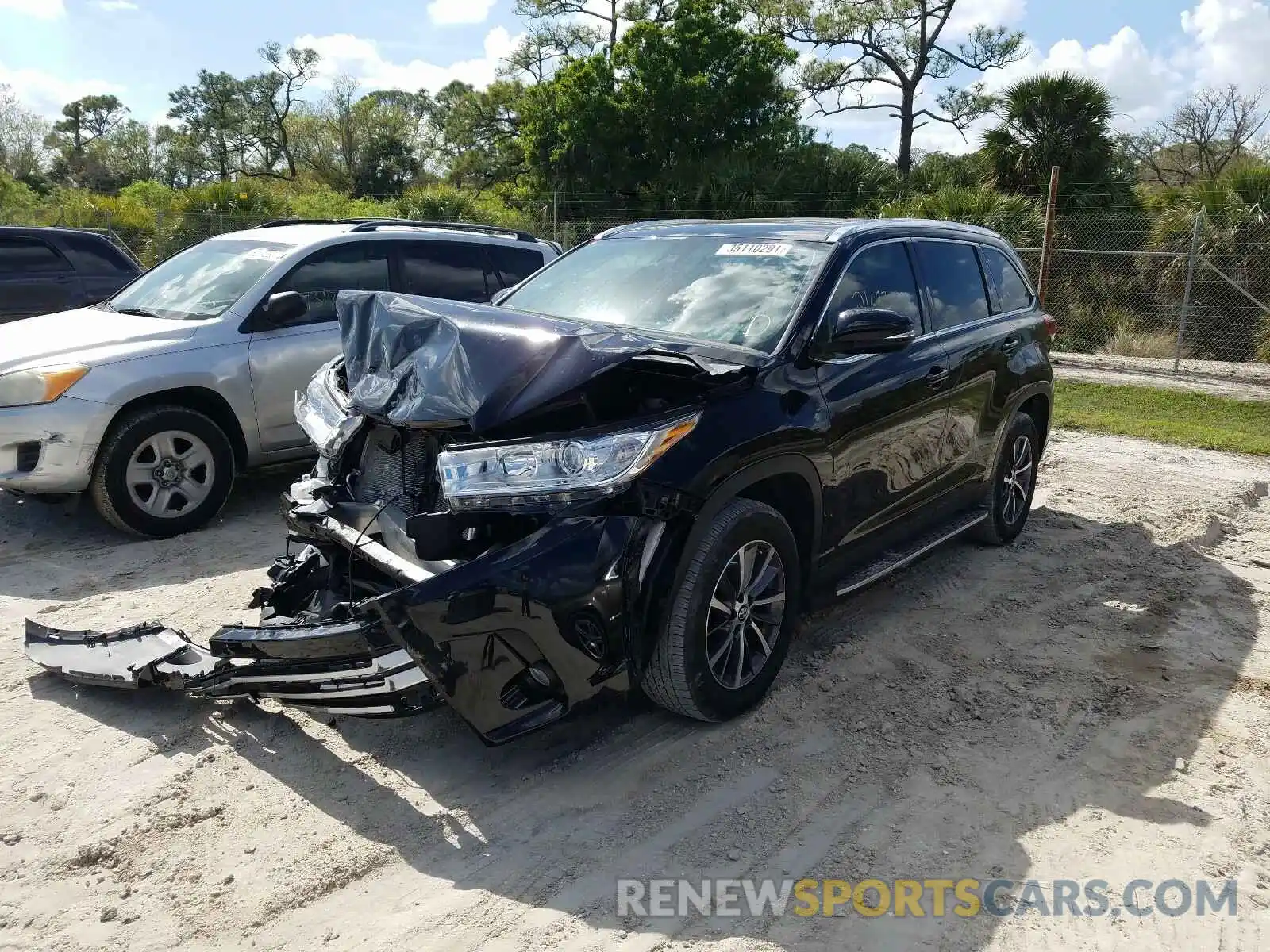 2 Photograph of a damaged car 5TDKZRFHXKS551956 TOYOTA HIGHLANDER 2019