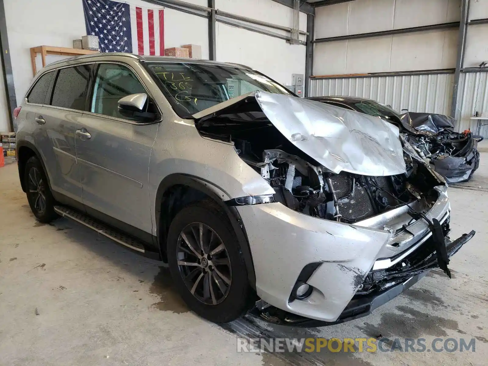 1 Photograph of a damaged car 5TDKZRFHXKS552038 TOYOTA HIGHLANDER 2019