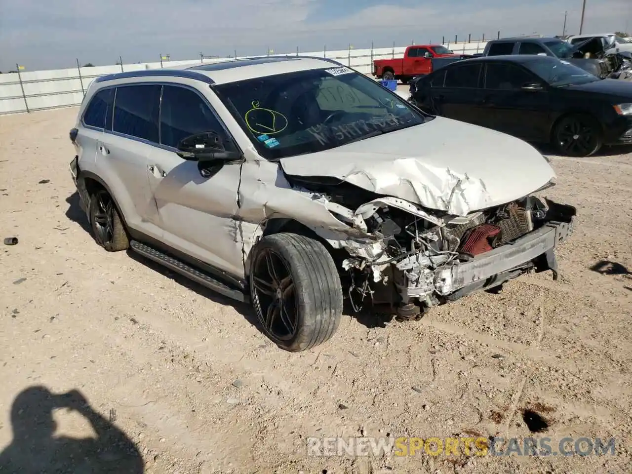 1 Photograph of a damaged car 5TDKZRFHXKS553612 TOYOTA HIGHLANDER 2019