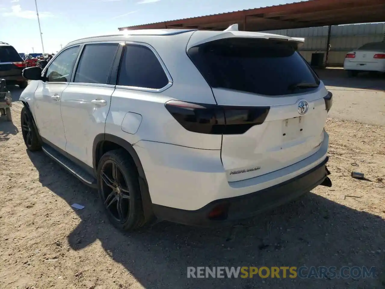 3 Photograph of a damaged car 5TDKZRFHXKS553612 TOYOTA HIGHLANDER 2019