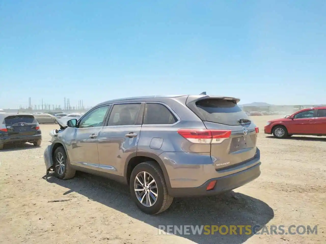 3 Photograph of a damaged car 5TDKZRFHXKS554842 TOYOTA HIGHLANDER 2019