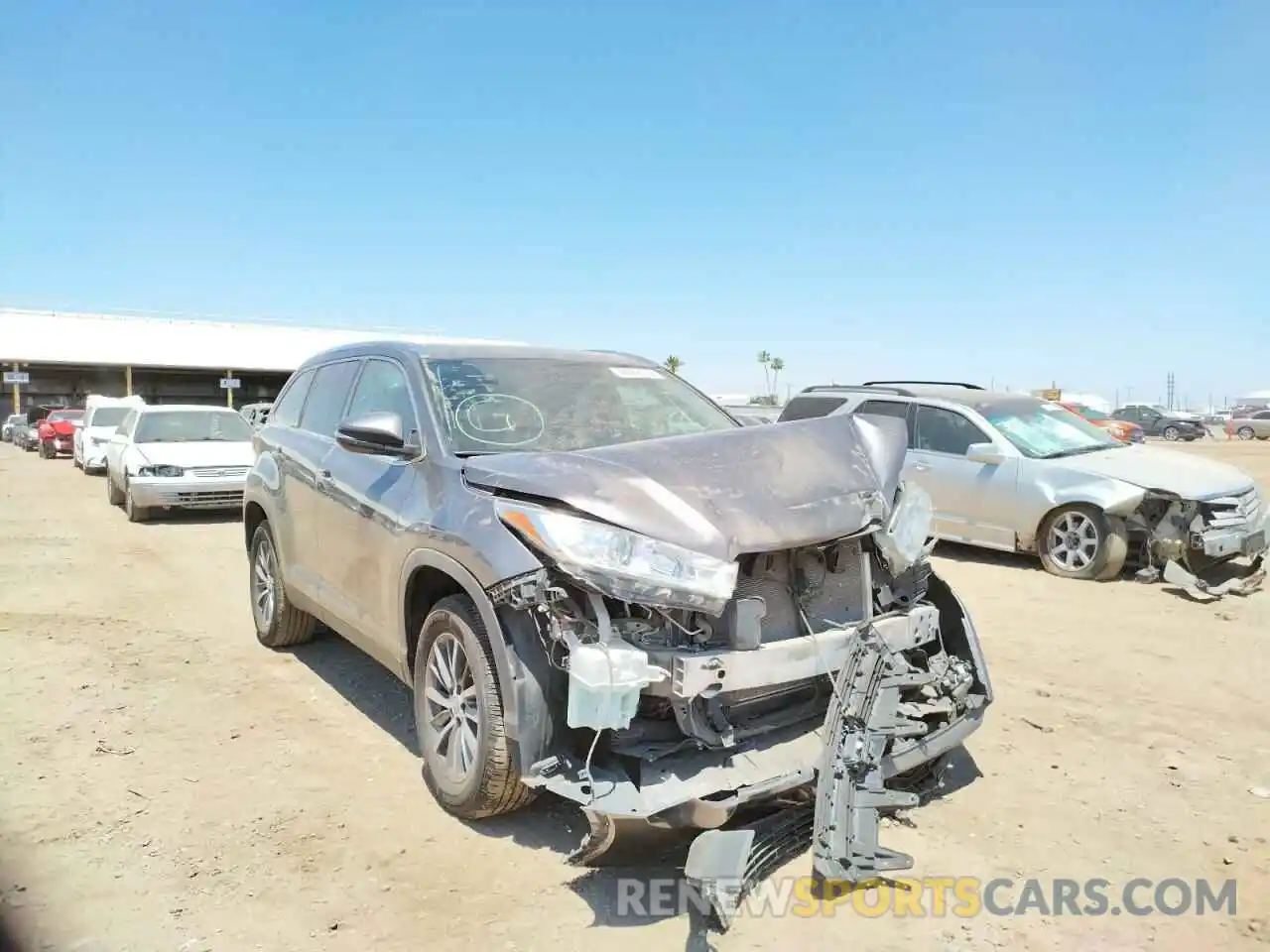 9 Photograph of a damaged car 5TDKZRFHXKS554842 TOYOTA HIGHLANDER 2019