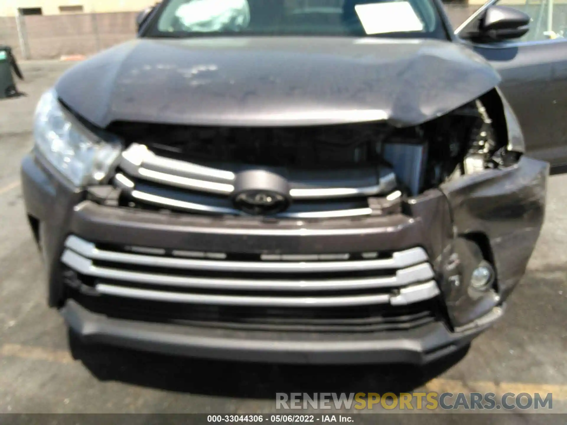 6 Photograph of a damaged car 5TDKZRFHXKS556848 TOYOTA HIGHLANDER 2019