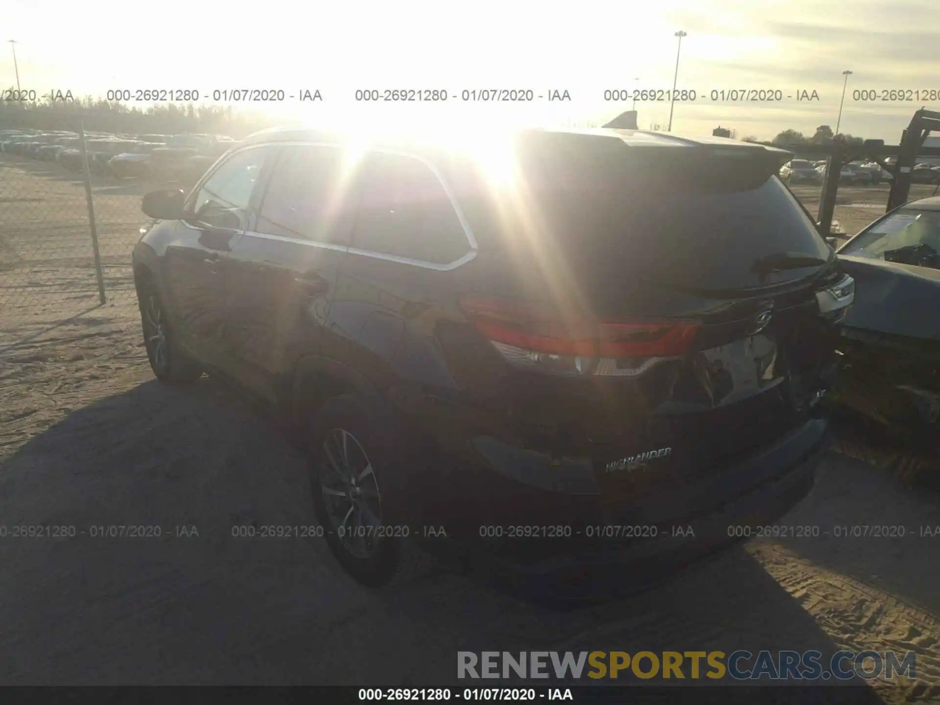 3 Photograph of a damaged car 5TDKZRFHXKS559054 TOYOTA HIGHLANDER 2019