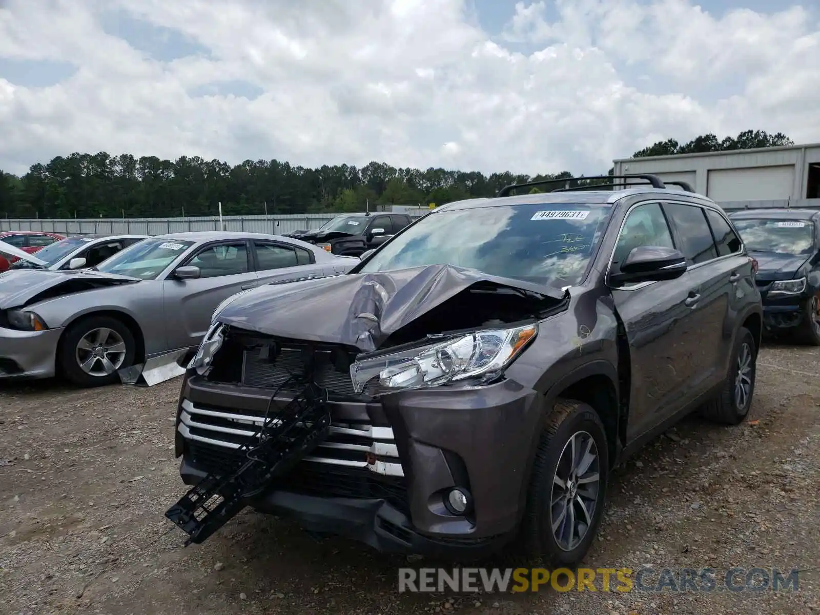 2 Photograph of a damaged car 5TDKZRFHXKS559930 TOYOTA HIGHLANDER 2019