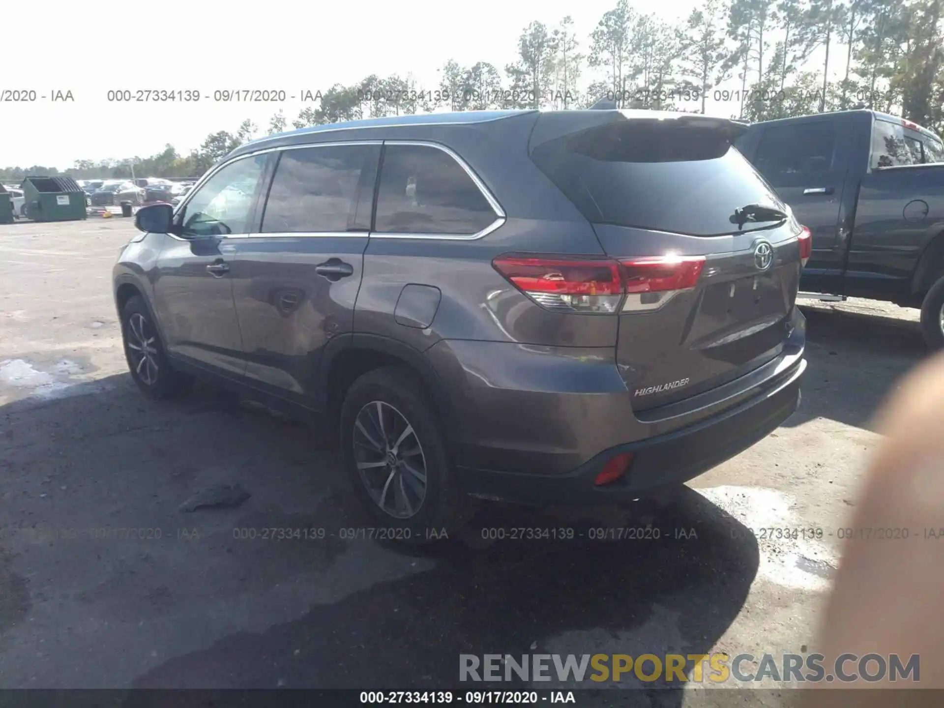 3 Photograph of a damaged car 5TDKZRFHXKS560107 TOYOTA HIGHLANDER 2019