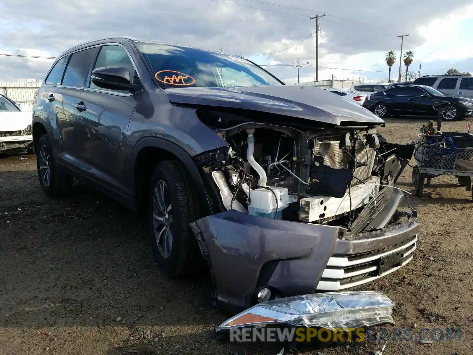 1 Photograph of a damaged car 5TDKZRFHXKS560219 TOYOTA HIGHLANDER 2019