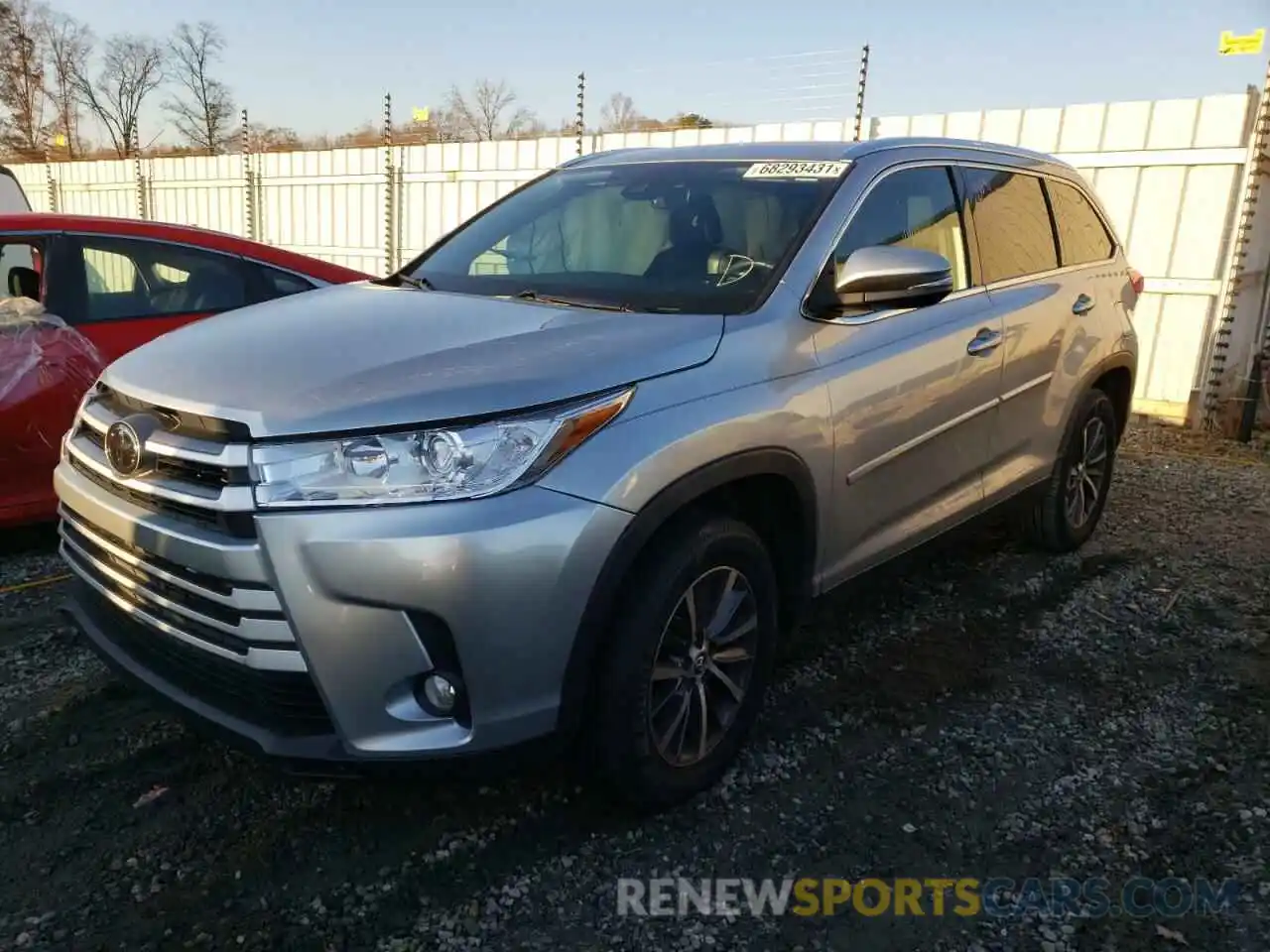 2 Photograph of a damaged car 5TDKZRFHXKS564920 TOYOTA HIGHLANDER 2019