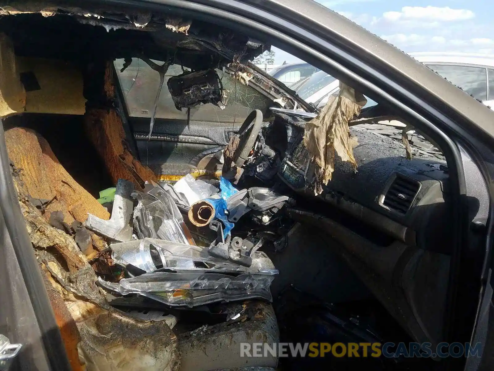 5 Photograph of a damaged car 5TDKZRFHXKS565100 TOYOTA HIGHLANDER 2019