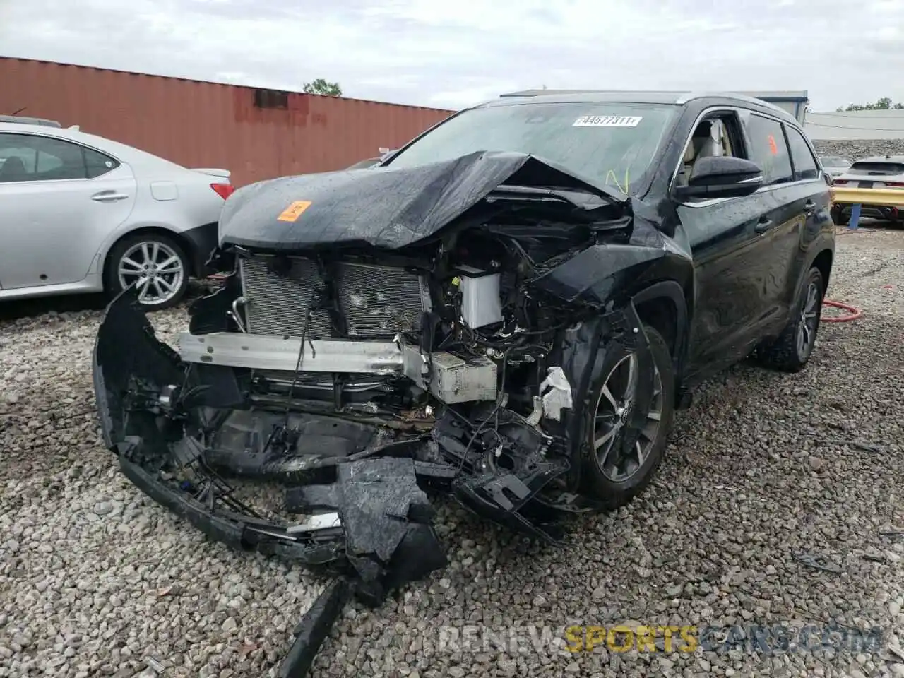 2 Photograph of a damaged car 5TDKZRFHXKS566814 TOYOTA HIGHLANDER 2019