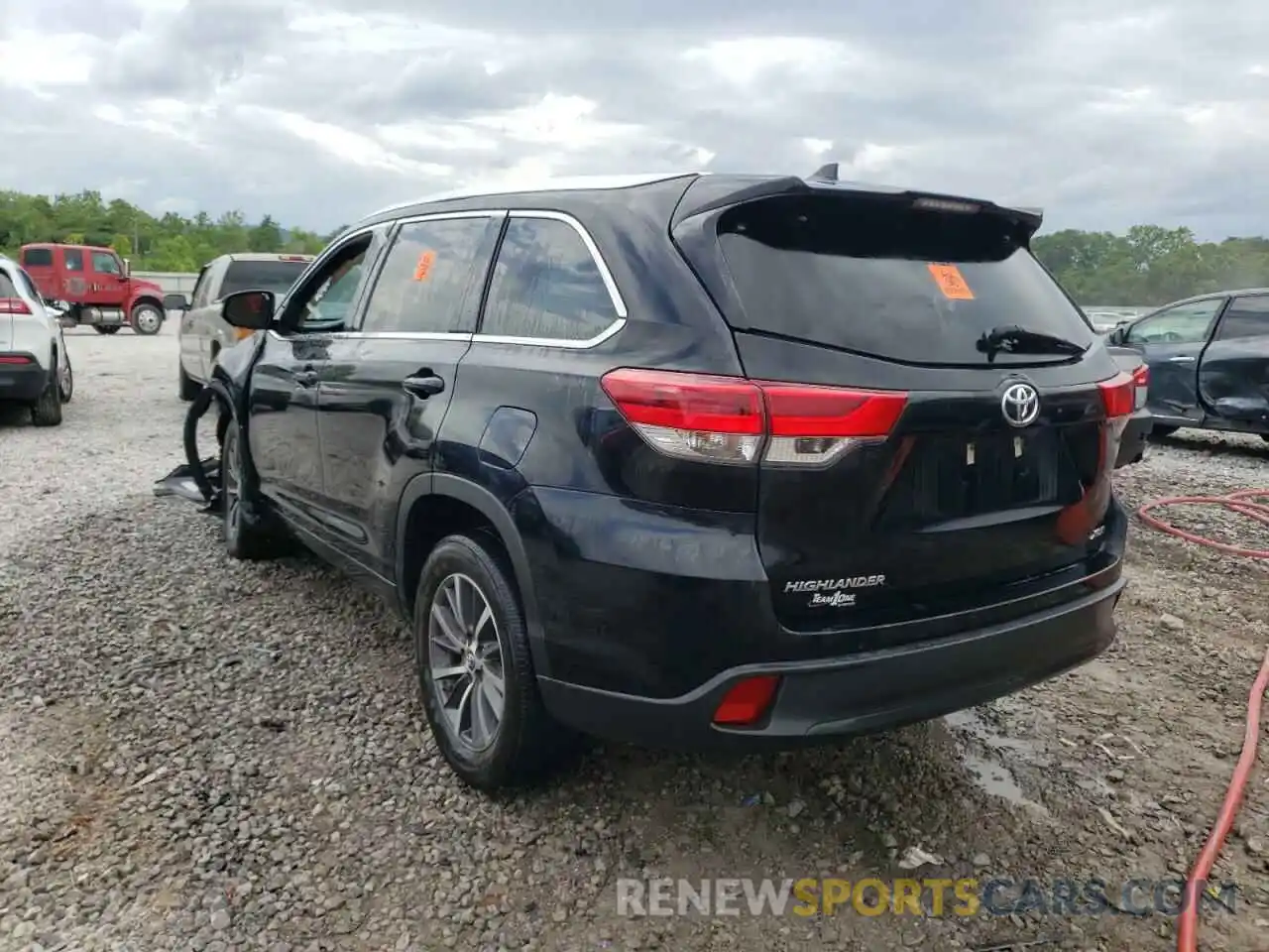 3 Photograph of a damaged car 5TDKZRFHXKS566814 TOYOTA HIGHLANDER 2019