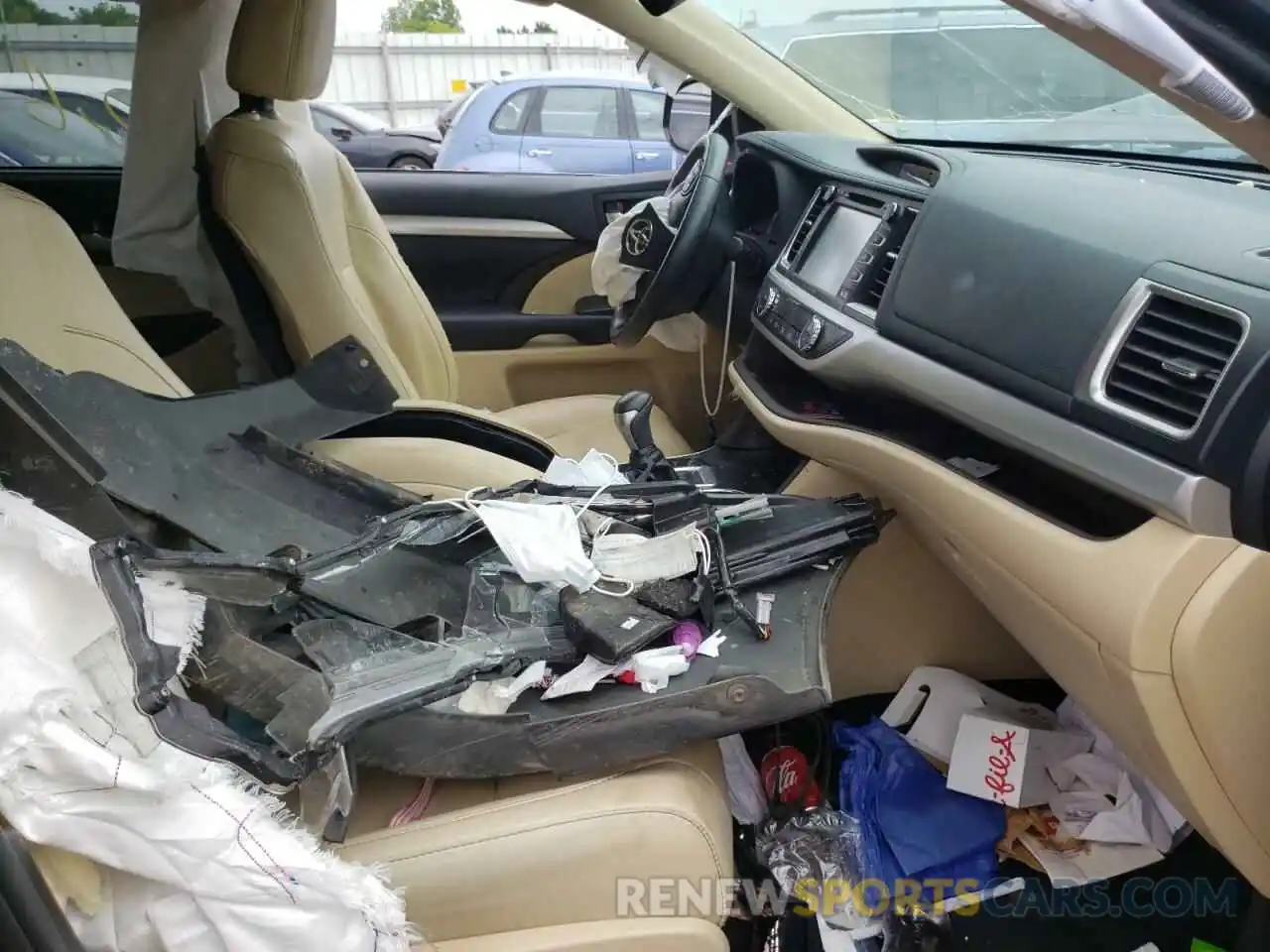 5 Photograph of a damaged car 5TDKZRFHXKS566814 TOYOTA HIGHLANDER 2019