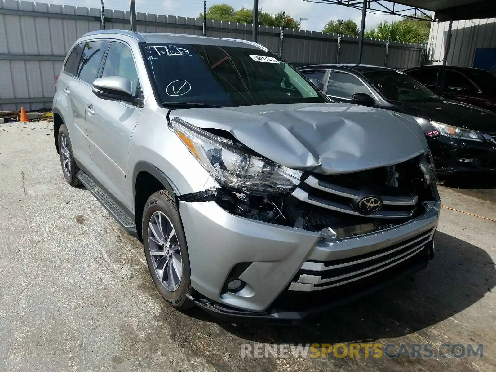 1 Photograph of a damaged car 5TDKZRFHXKS567249 TOYOTA HIGHLANDER 2019