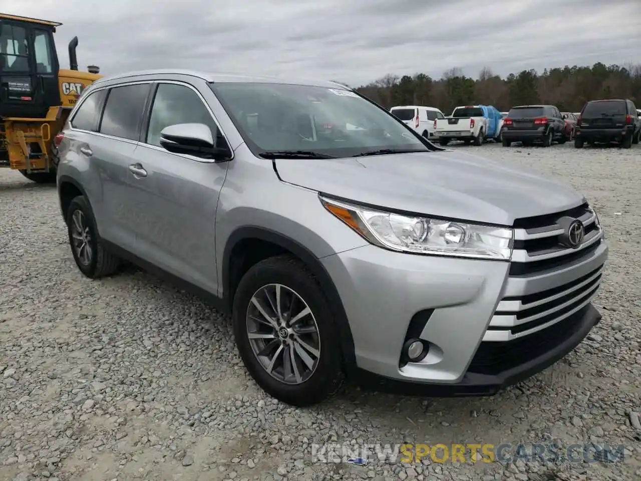 1 Photograph of a damaged car 5TDKZRFHXKS571558 TOYOTA HIGHLANDER 2019