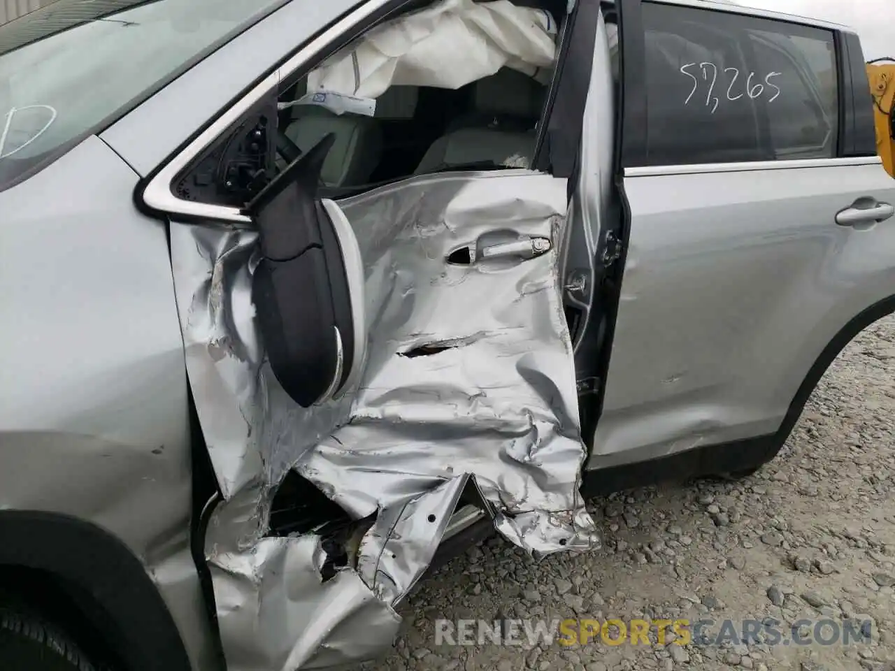 10 Photograph of a damaged car 5TDKZRFHXKS571558 TOYOTA HIGHLANDER 2019