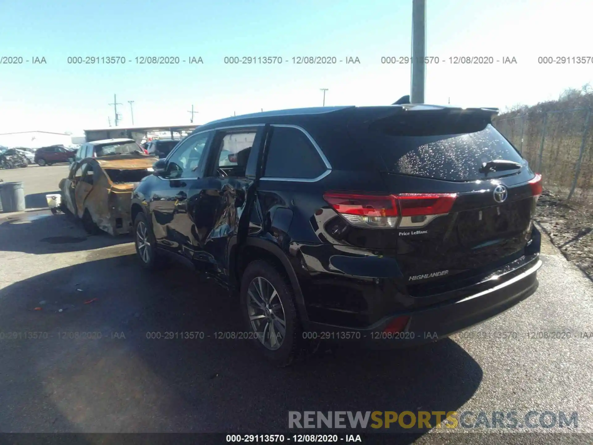 3 Photograph of a damaged car 5TDKZRFHXKS574444 TOYOTA HIGHLANDER 2019