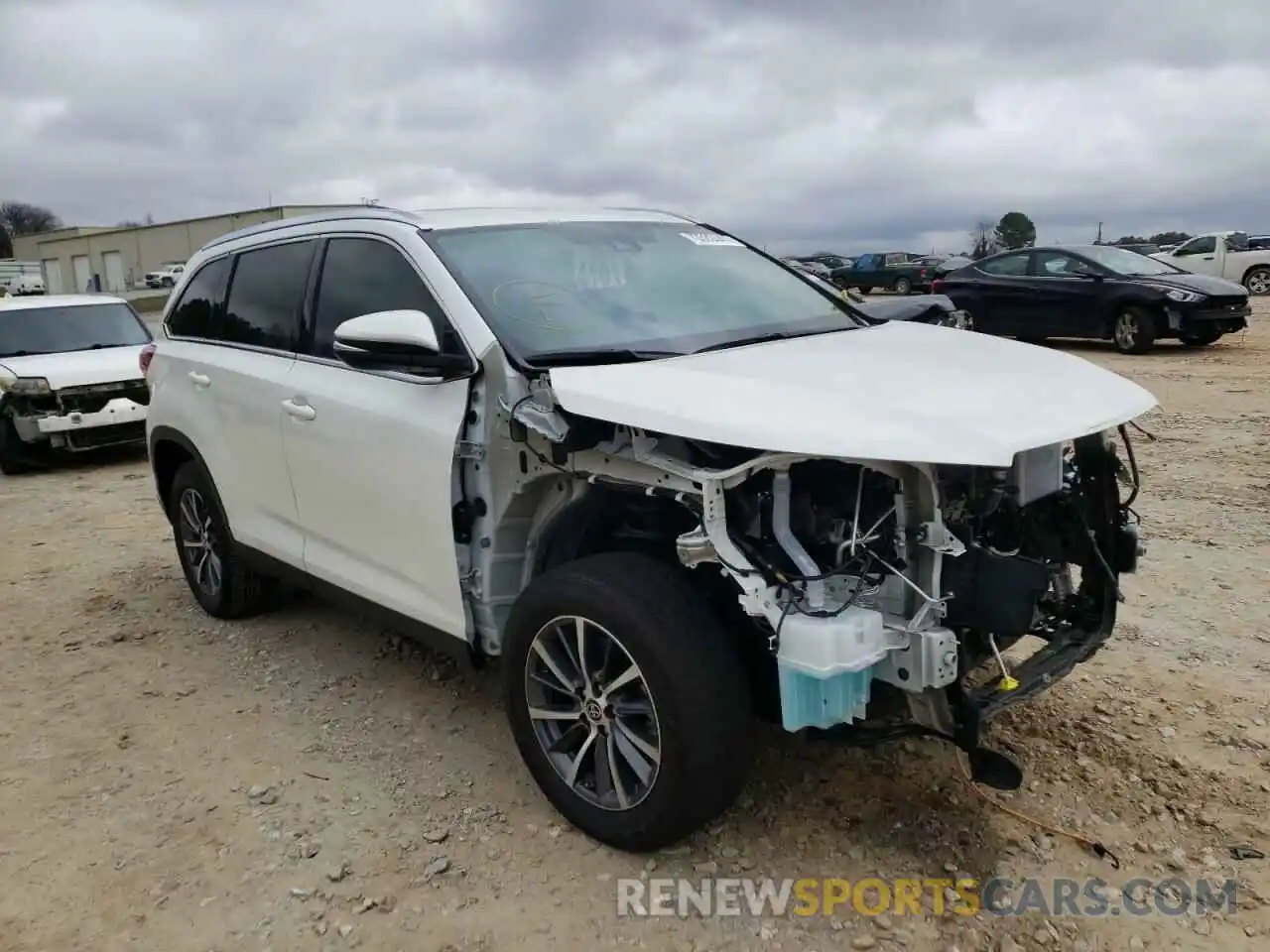 1 Photograph of a damaged car 5TDKZRFHXKS574590 TOYOTA HIGHLANDER 2019