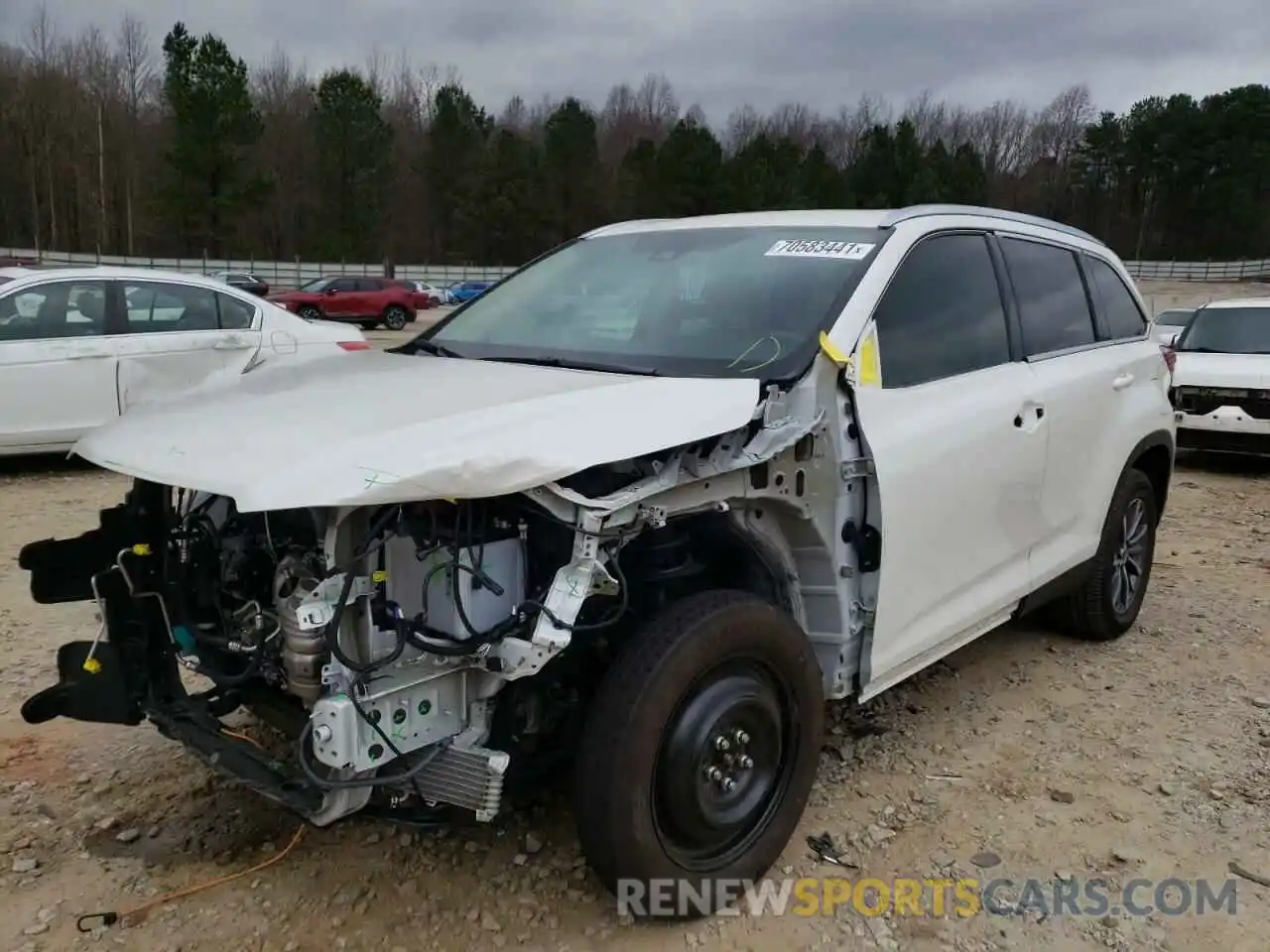 2 Photograph of a damaged car 5TDKZRFHXKS574590 TOYOTA HIGHLANDER 2019