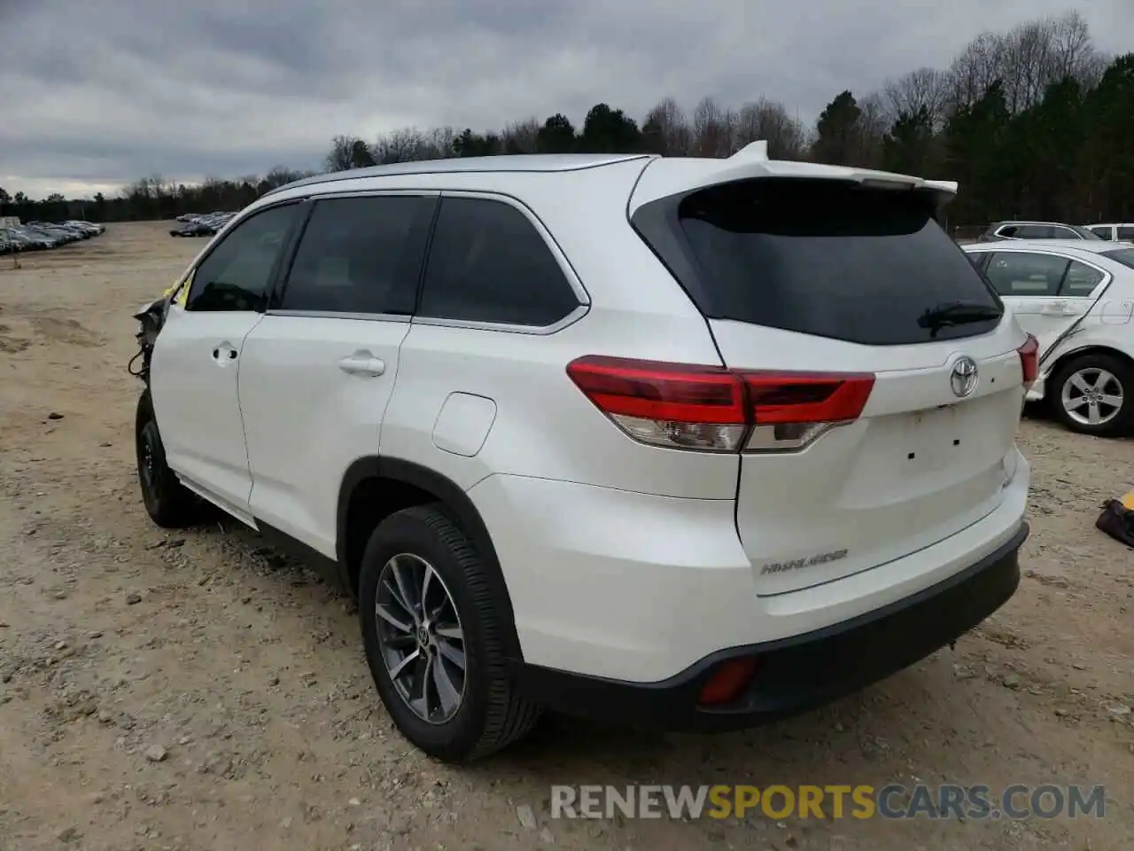 3 Photograph of a damaged car 5TDKZRFHXKS574590 TOYOTA HIGHLANDER 2019