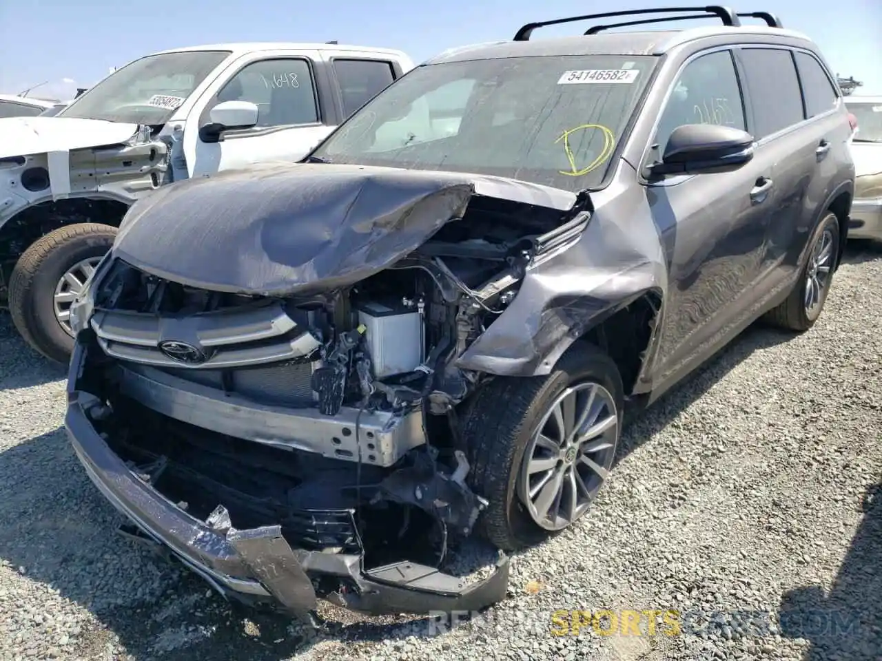 2 Photograph of a damaged car 5TDKZRFHXKS574881 TOYOTA HIGHLANDER 2019