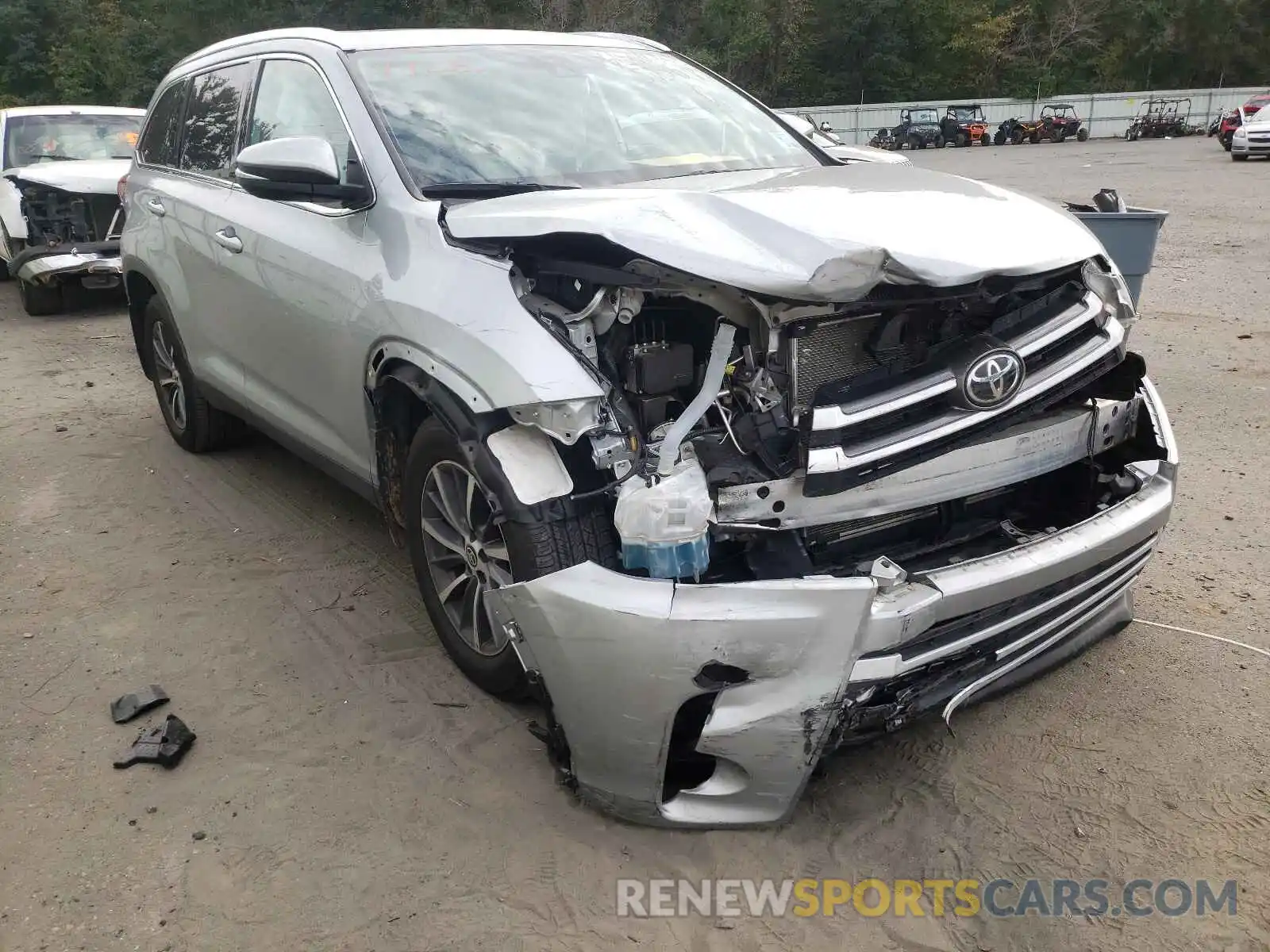 1 Photograph of a damaged car 5TDKZRFHXKS575089 TOYOTA HIGHLANDER 2019