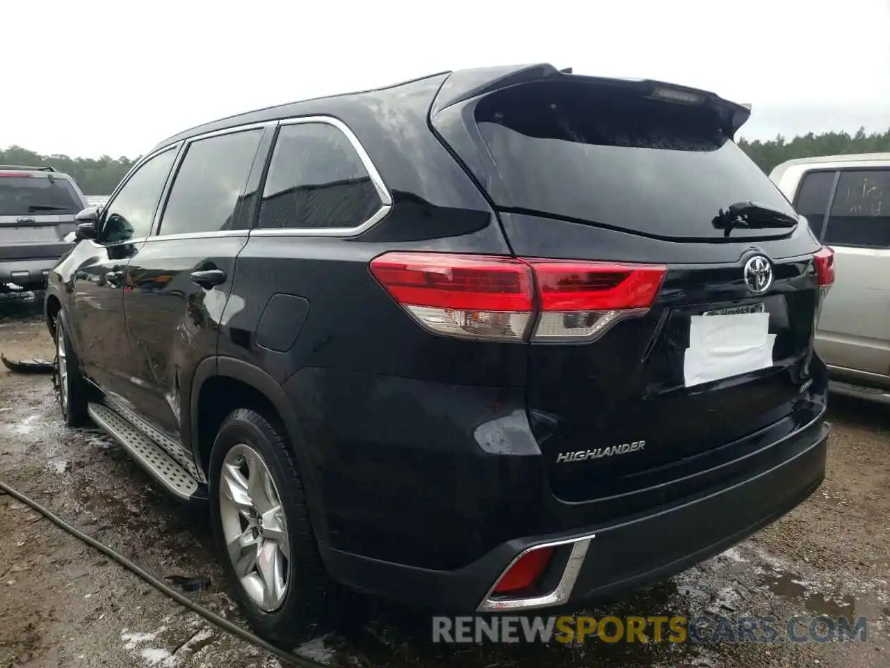 3 Photograph of a damaged car 5TDYZRFH0KS290184 TOYOTA HIGHLANDER 2019